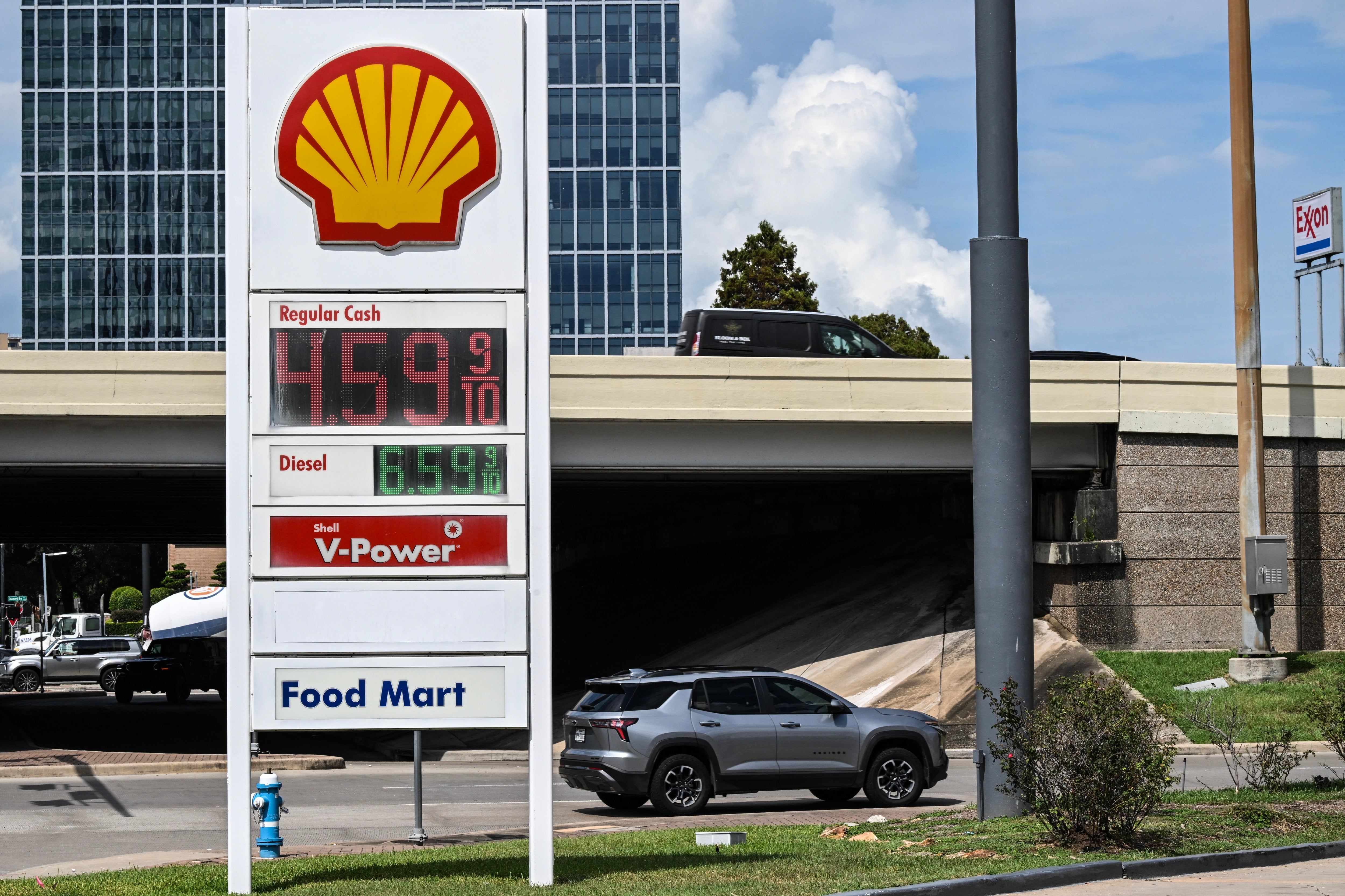 independent.co.uk - J.R. Duren - This is how much more expensive gas, diesel and electricity are than in 2025