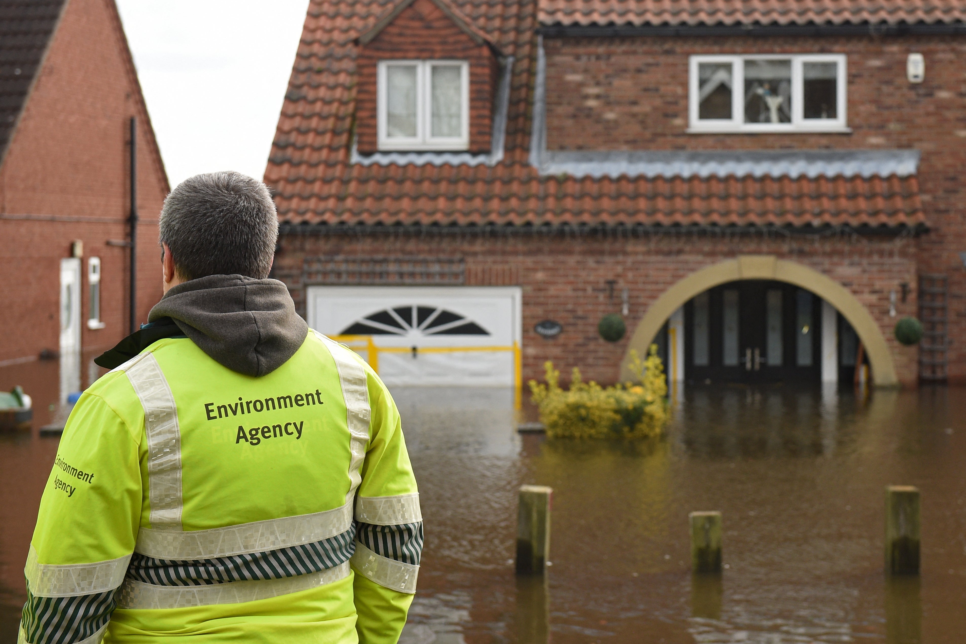 Natural England and the Environment Agency would be abolished and their functions taken into the Department for the Environment, Food and Rural Affairs (Defra) under the proposals.