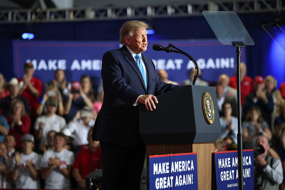 Trump spends campaign rally complaining about how he is treated by media amid record-low approval ratings
