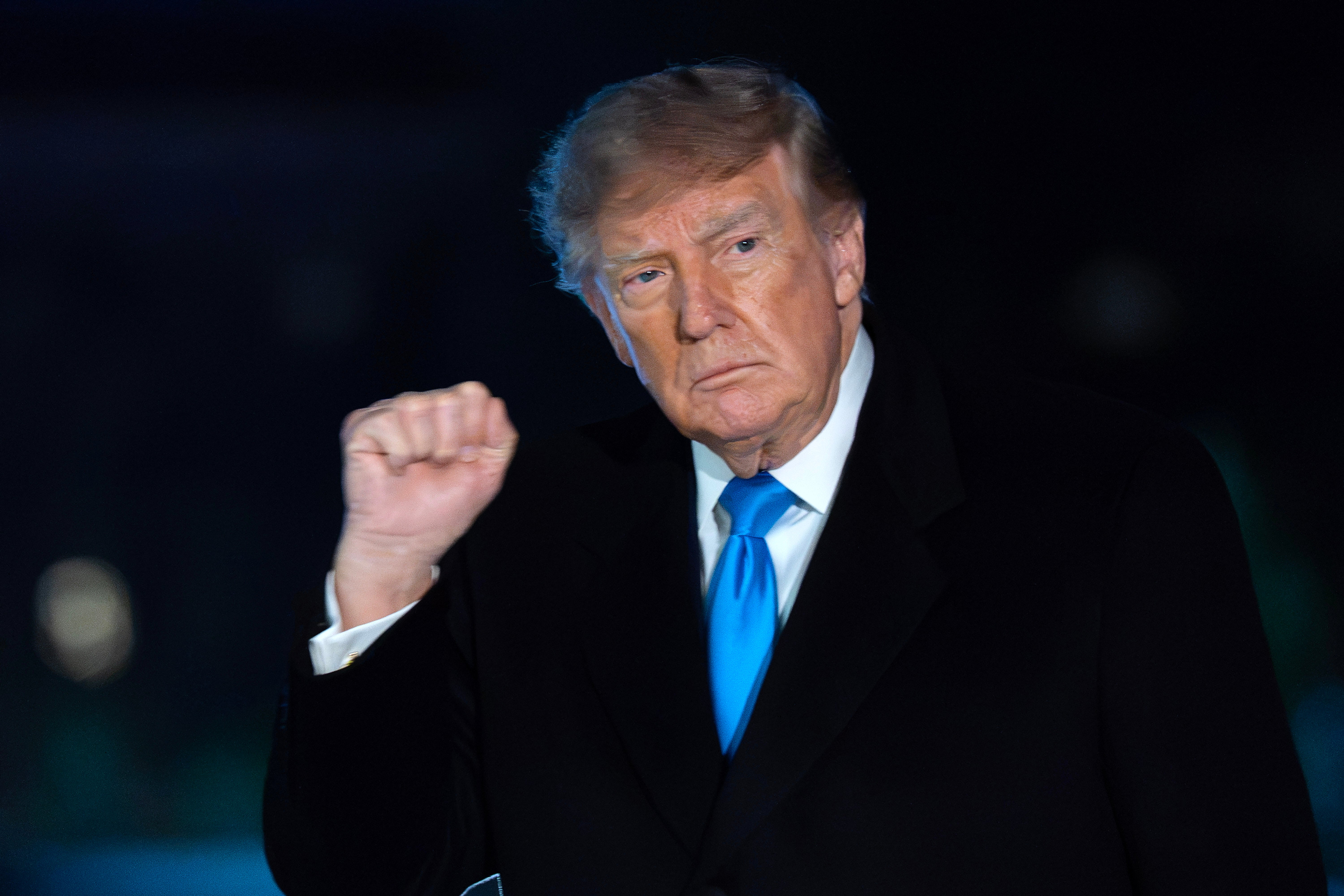 Trump_324_.jpg?quality=75&height=166&fit=bounds&format=pjpg&crop=16%3A9%2Coffset-y0.5&auto=webp