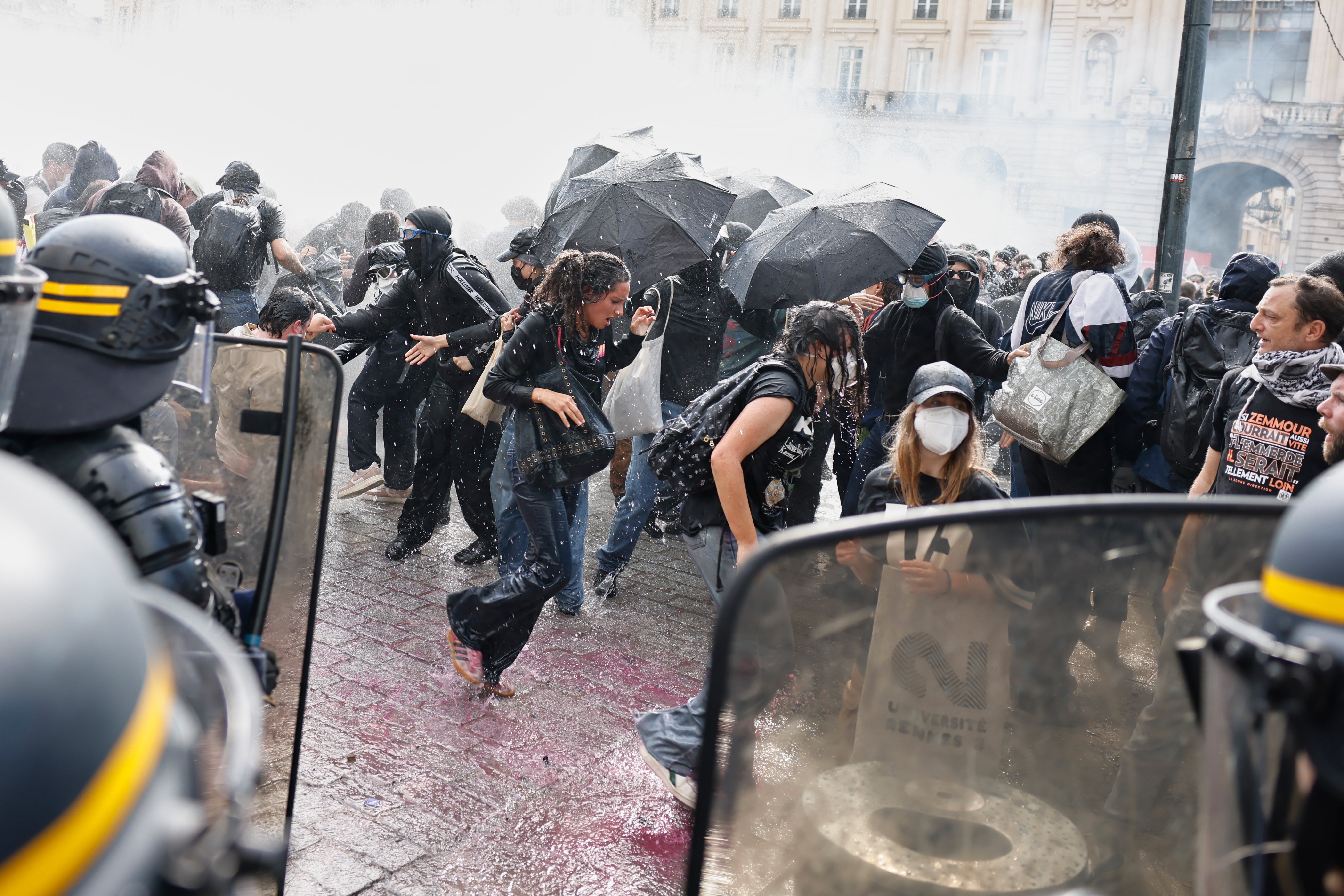 Police blasted protesters with water canons to disperse crowds