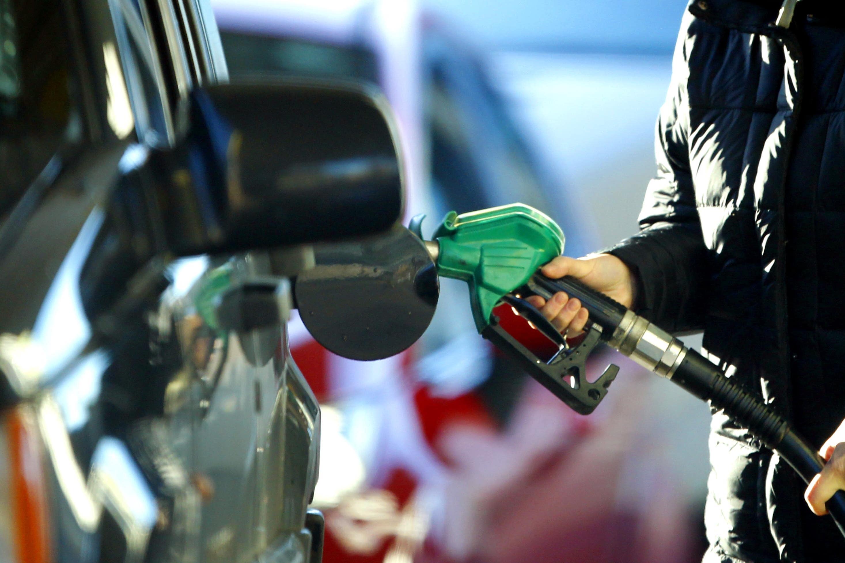 independent.co.uk - Jeremy Cutler - Lower oil boosts FTSE 100 but defence stocks lag