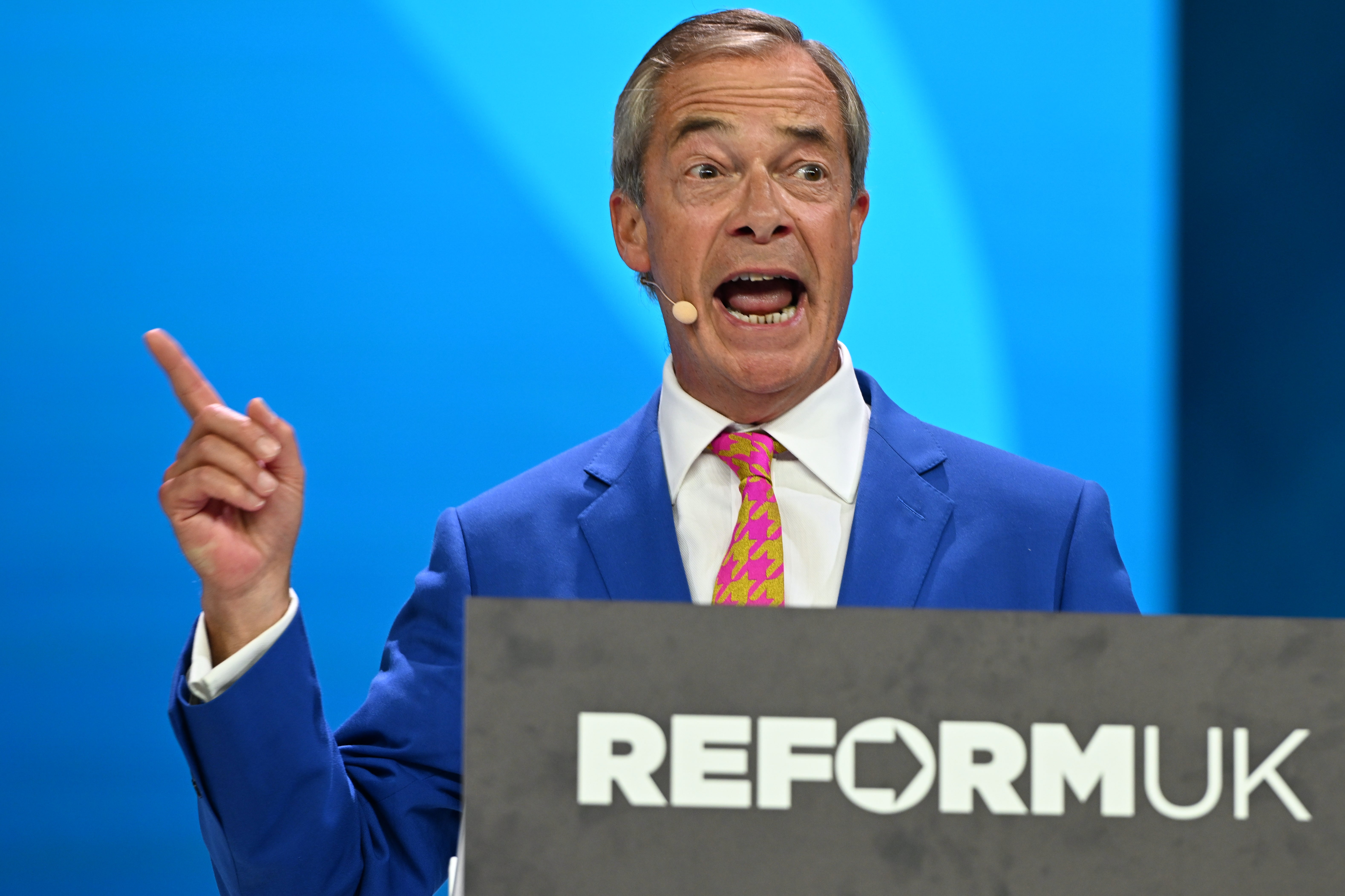REINO UNIDO-FARAGE-ATAQUE