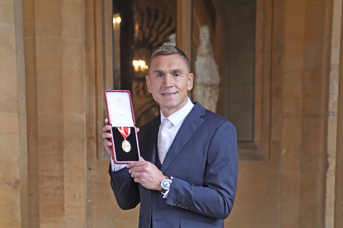 Kevin Sinfield knighted for MND work as he honors late friend Rob Burrow