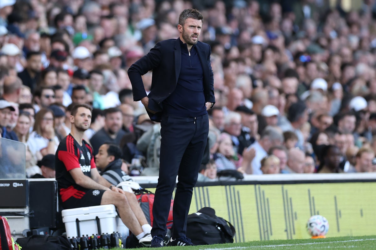 Man United vs Tottenham LIVE: Amad Diallo starts for hosts as under pressure teams collide in Premier League