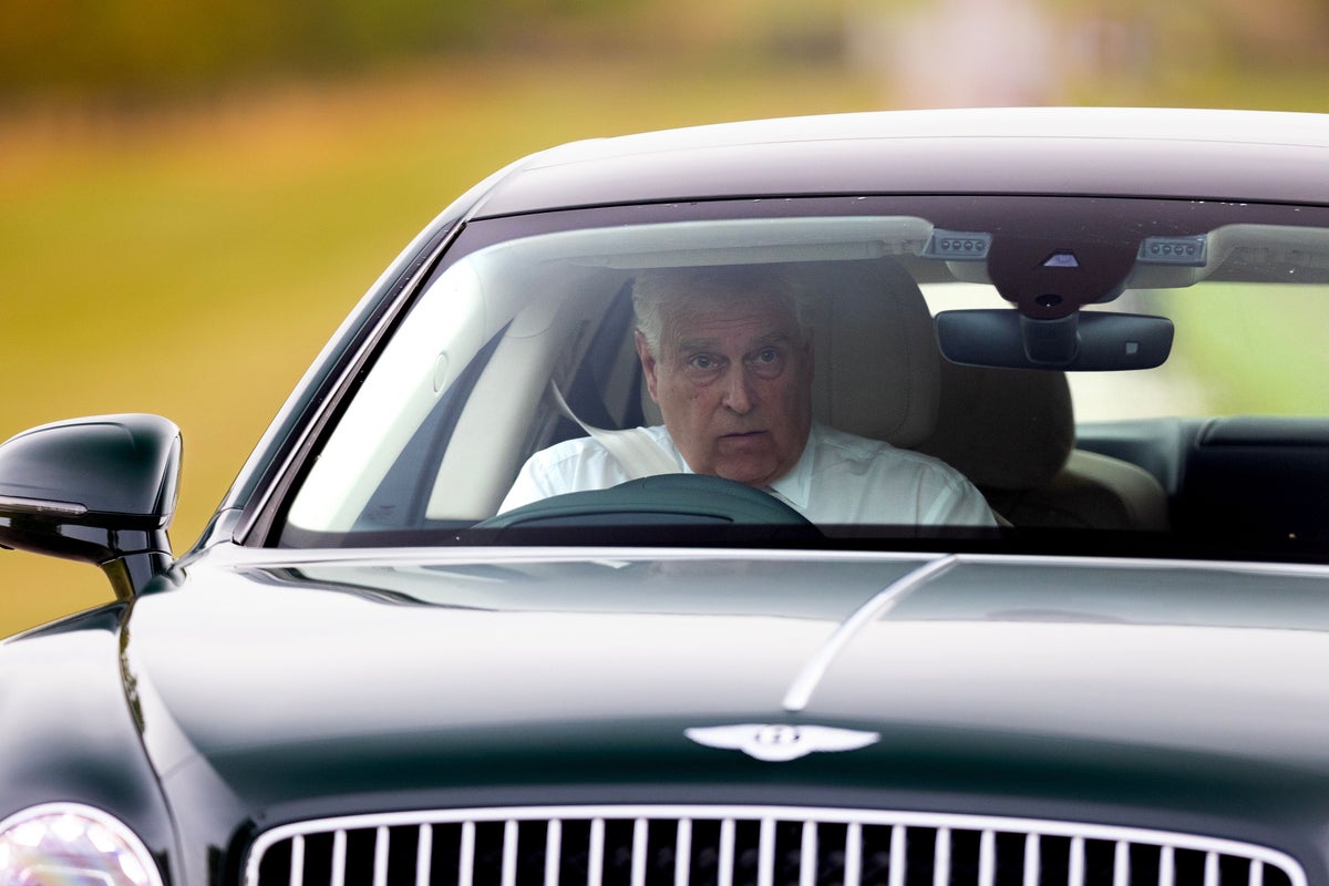 Andrew Mountbatten-Windsors Bentley wurde bei einem Händler in Doncaster ...