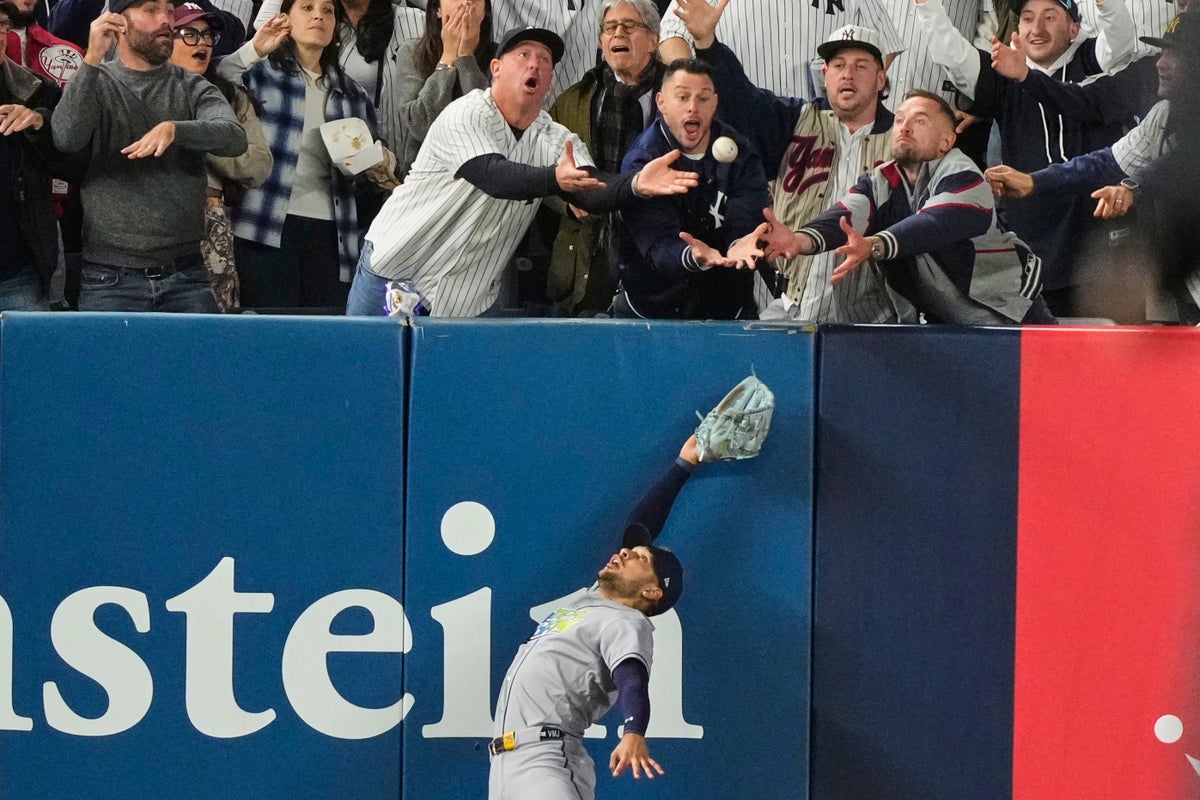 Interferencia de un fan frena jonrón de Volpe y elimina a Yankees ante Rays
