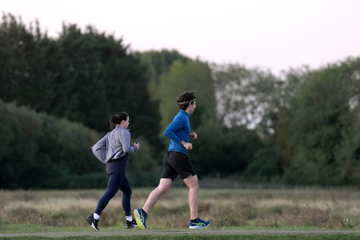 Kälteste Nacht seit Mai für Teile Großbritanniens, Temperaturen unter 0 °C
