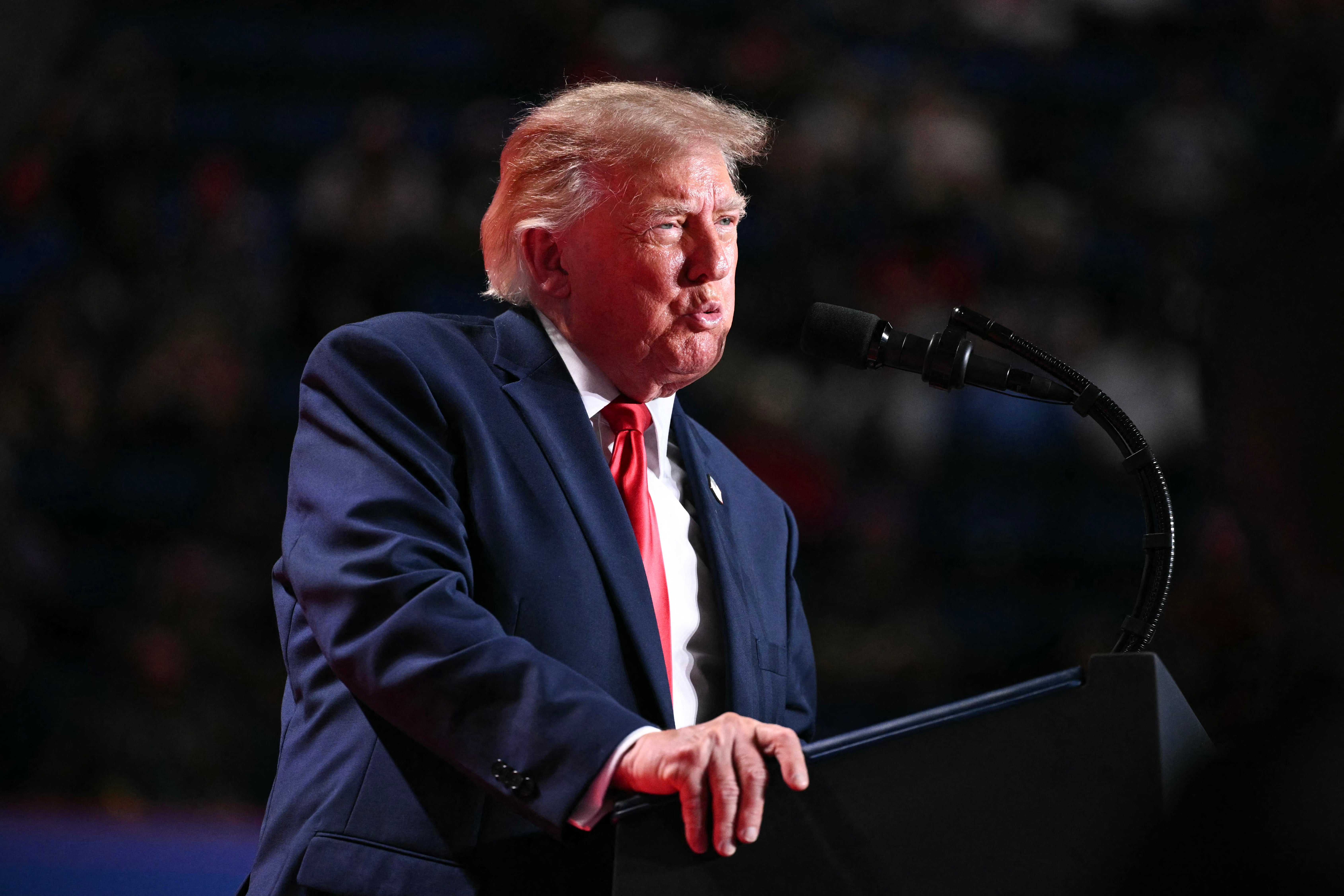 В какой-то момент Трамп заявил, что протестующие должны 
