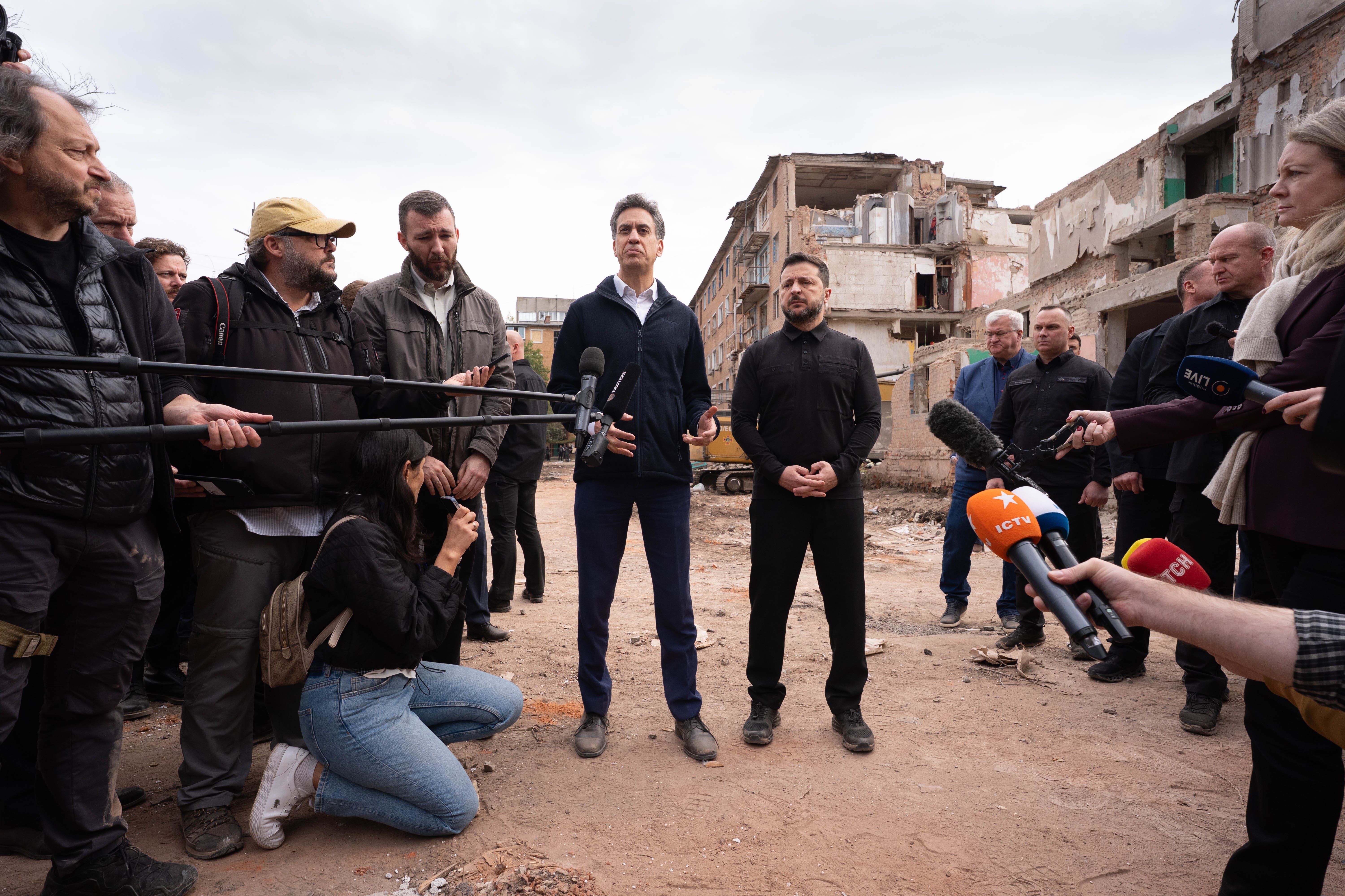 Ed Miliband announces new sanctions on Russia during visit to Ukraine ...