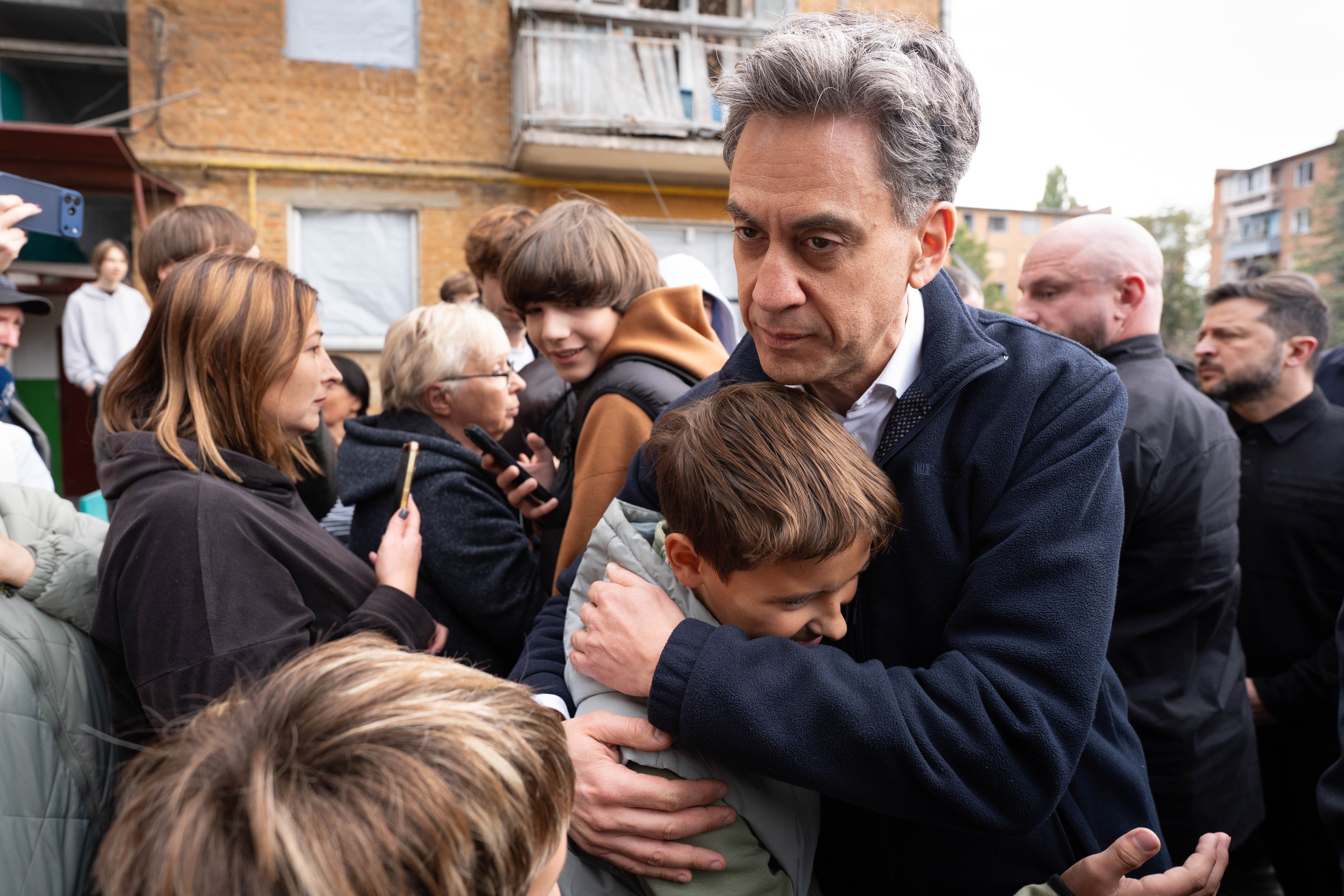 UK announces 38 new sanctions on Russia during Ed Miliband’s Kyiv visit