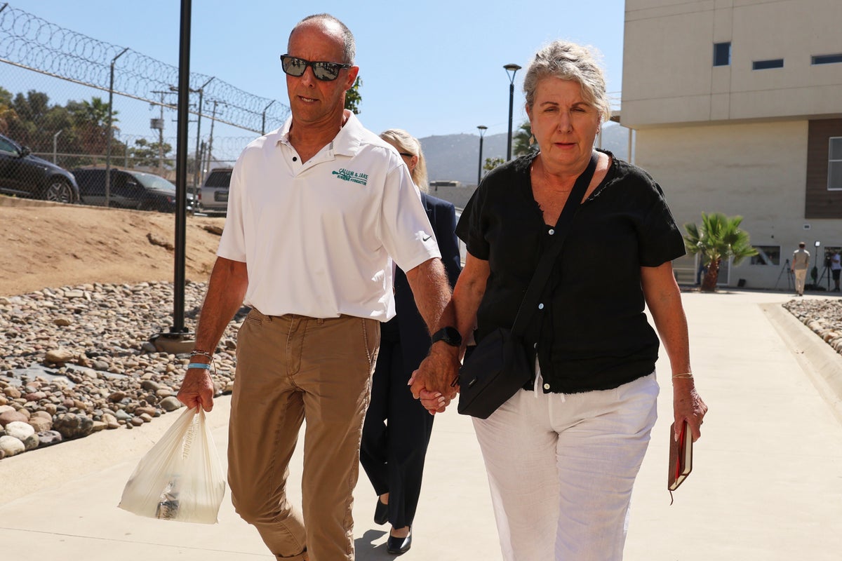 Trial in killings of 3 foreign surfers in Mexico nears verdict