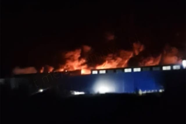 Ukrainian attack drones struck Yandex's Sasovo Datacenter tonight, one of Russia's largest, setting it on fire.