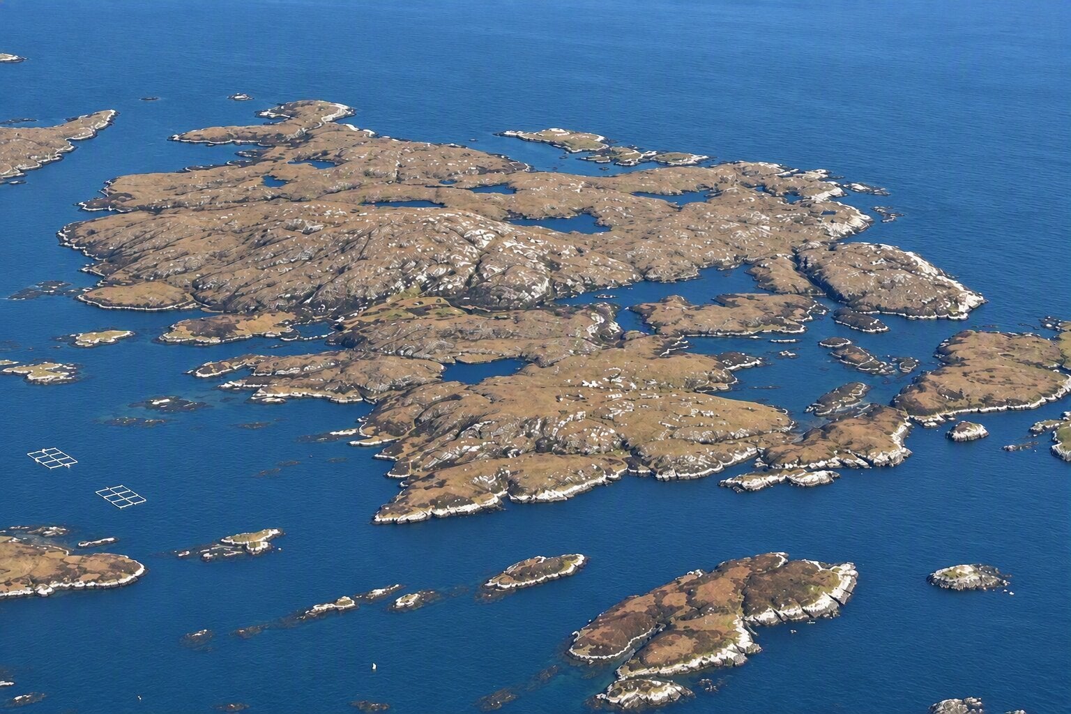 Located off the east coast of Benbecula in the Outer Hebrides, the Isle of Wiay extends to around 970 acres