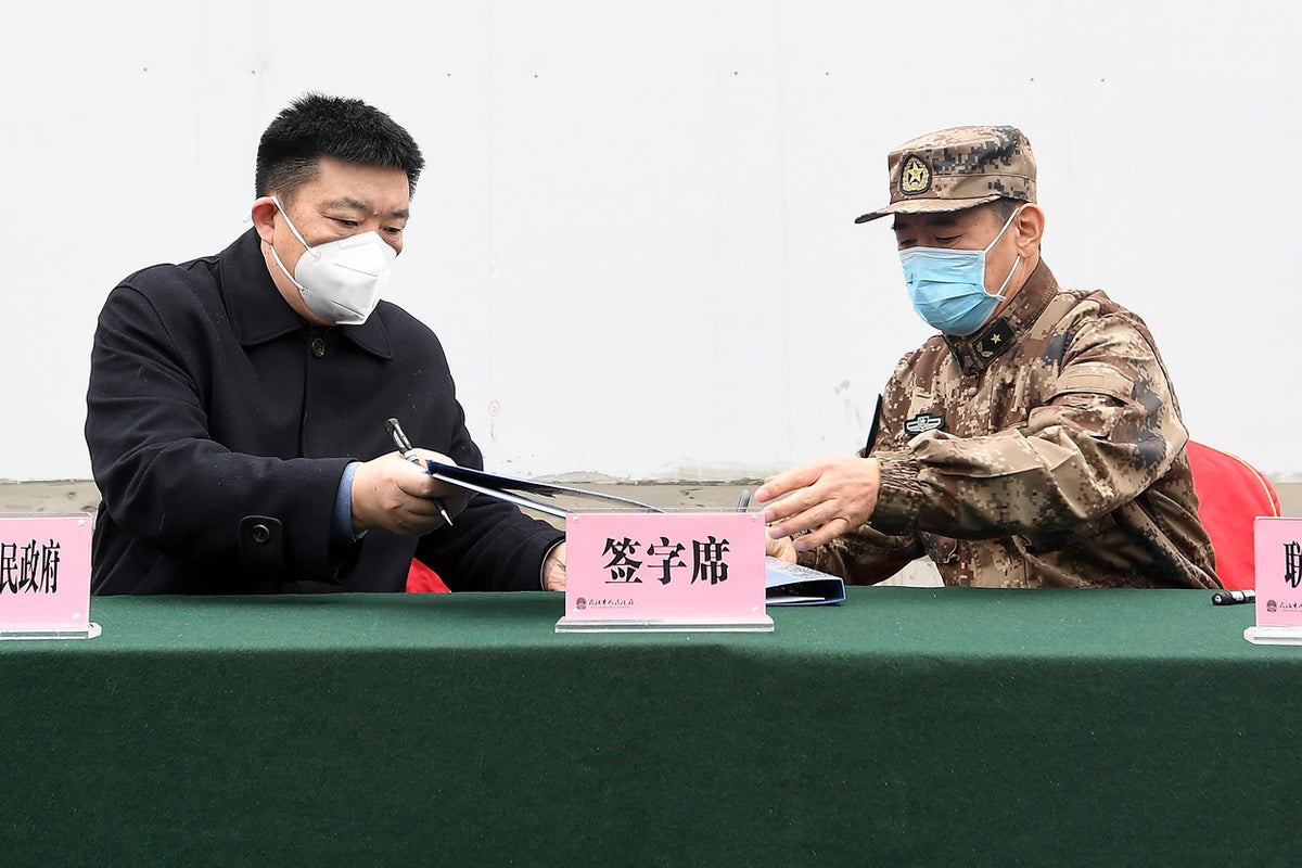 China condena a 14 años de prisión al exalcalde de Wuhan por aceptar sobornos