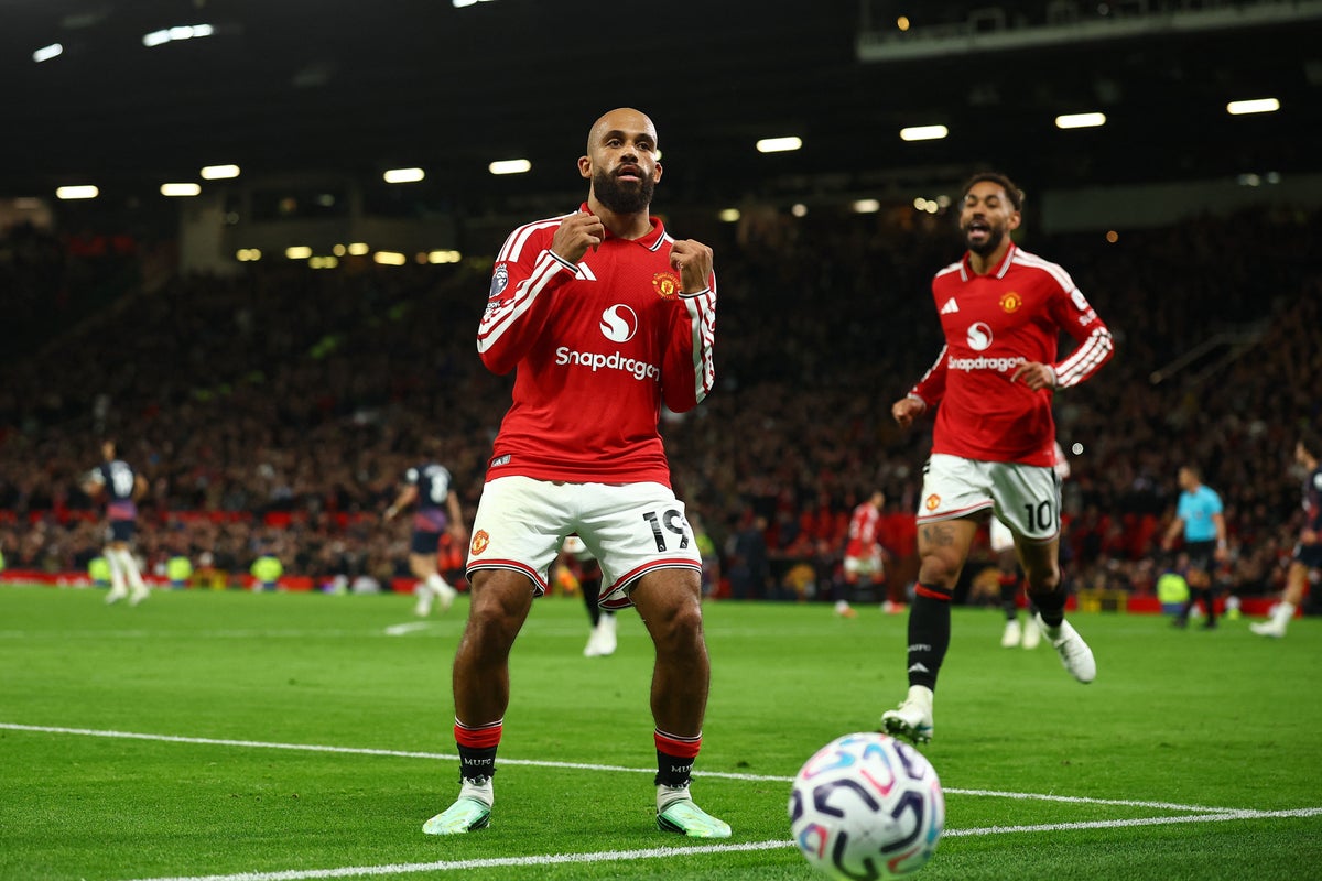 Man United vs Tottenham LIVE: 10-men Spurs score equaliser through Solanke goal with added time to play