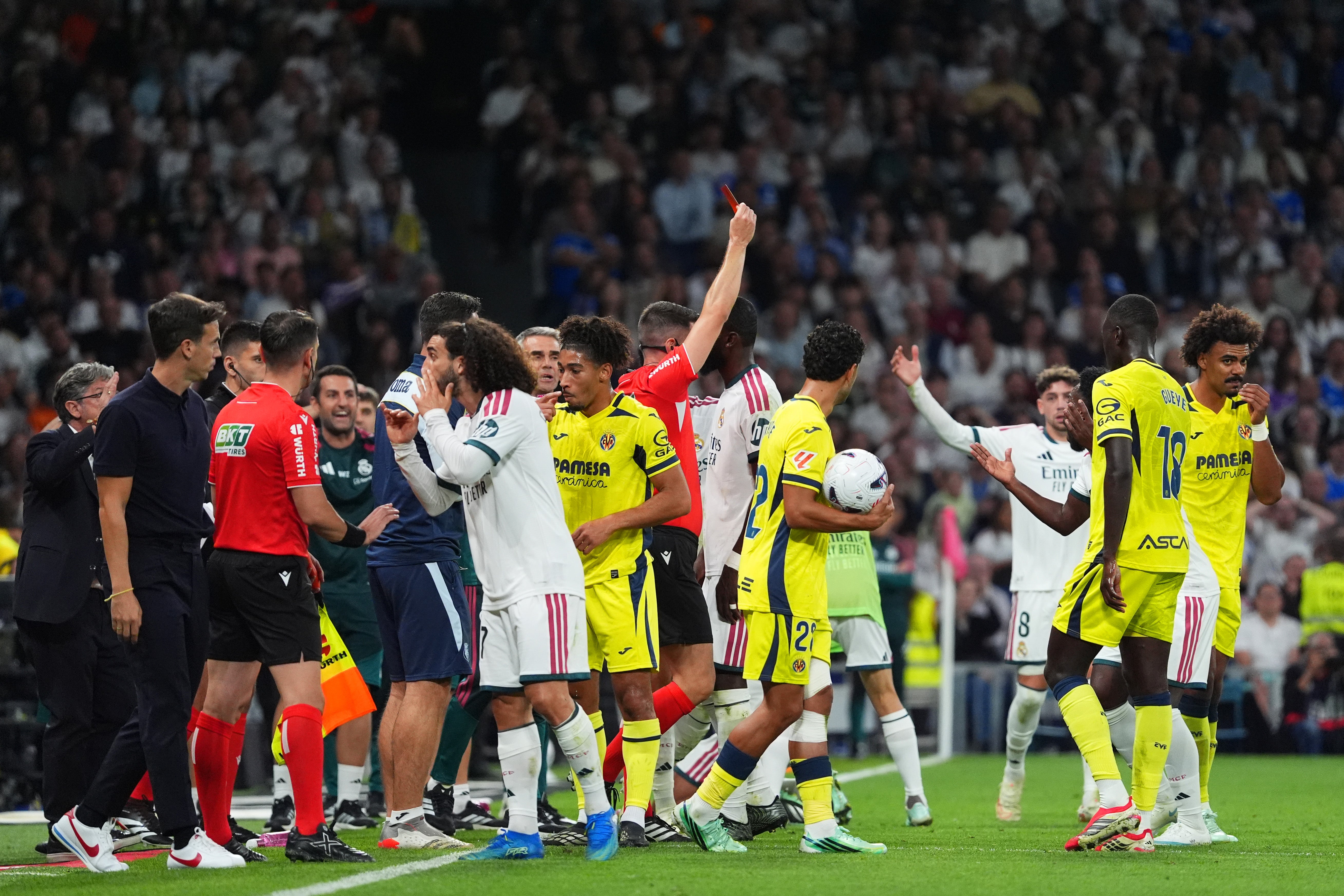 Vinicius Jr red‑carded for hair pull as Mourinho skips post‑match press conference