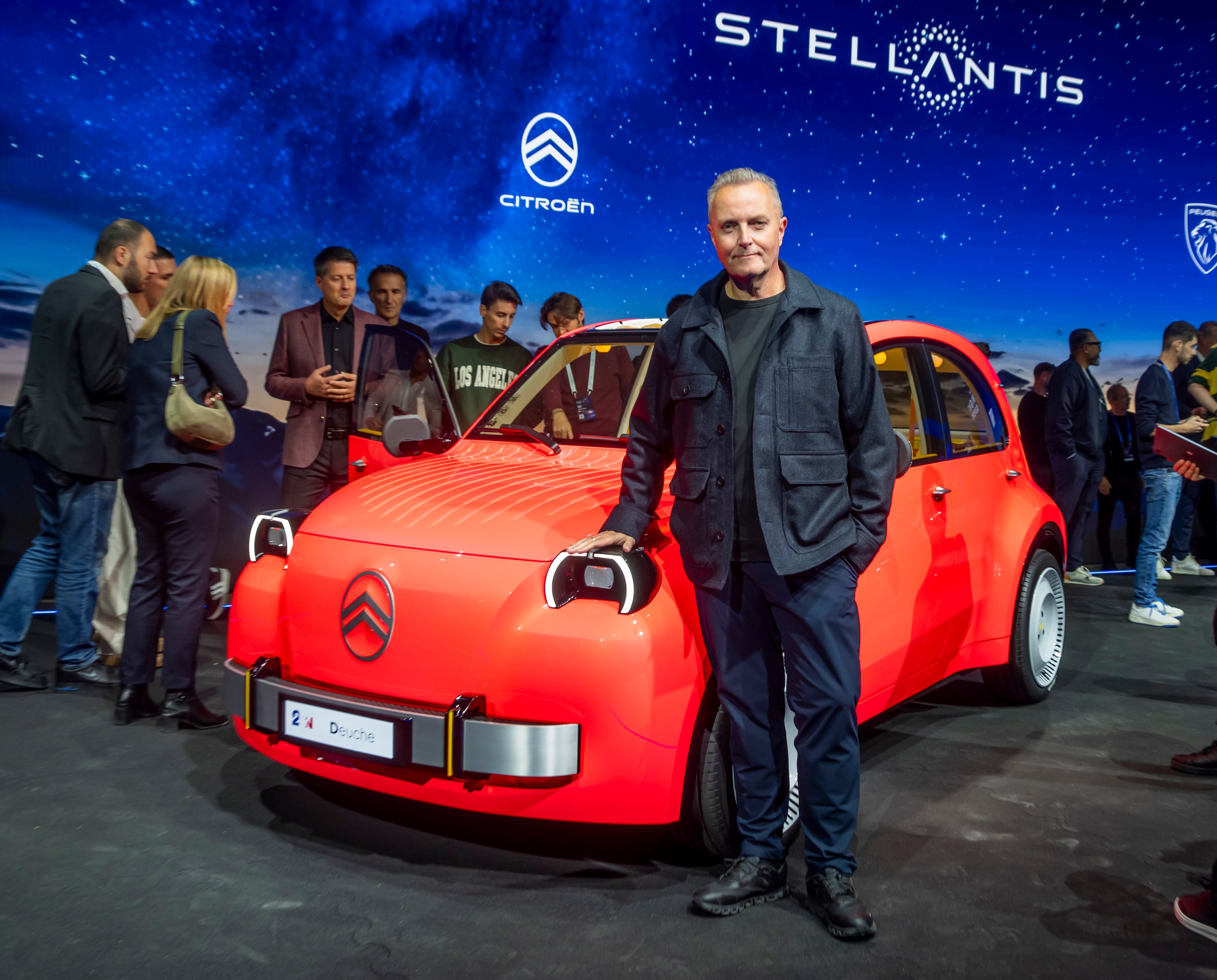 Iconic Citroën 2CV is back as a cut-price EV - complete with roll-back ...
