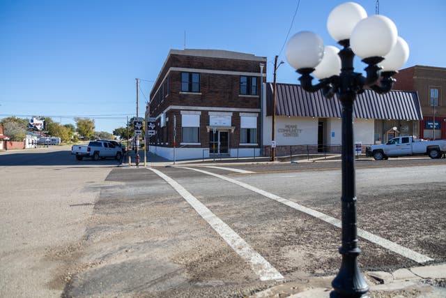 A 'vote here' sign is seen outside the Miami Community City in Miami, Texas, on Election Day, November 5, 2024. This year’s Democratic primary drew just three voters, while the GOP’s drew 306
