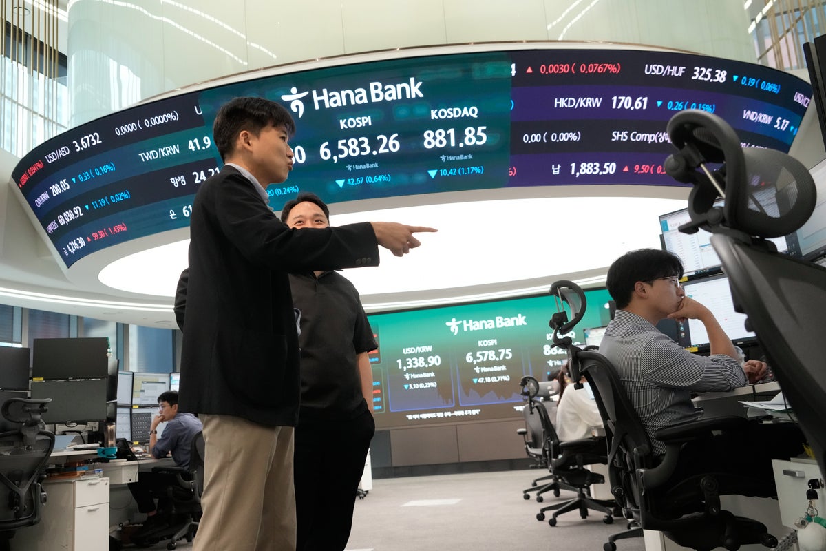 Asian shares are mixed and oil prices fall about $1.50 as Trump says US will buy diesel from Russia