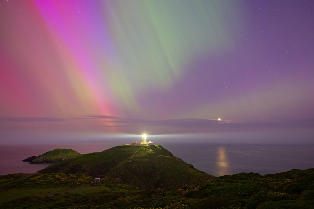 The Pembrokeshire coast makes for an ideal spot for northern light spotting