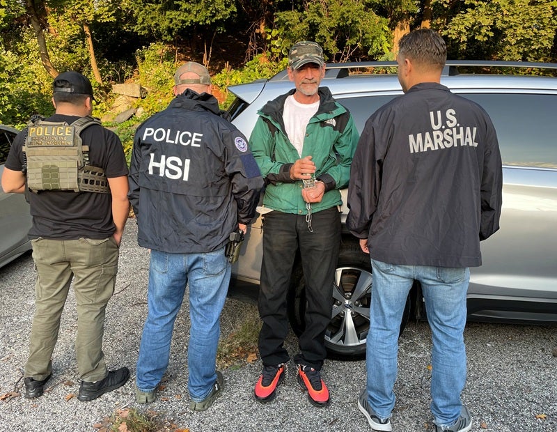 В августе USMS начала поиск Фтони в США на основе данных, предоставленных Интерполом в Тиране.