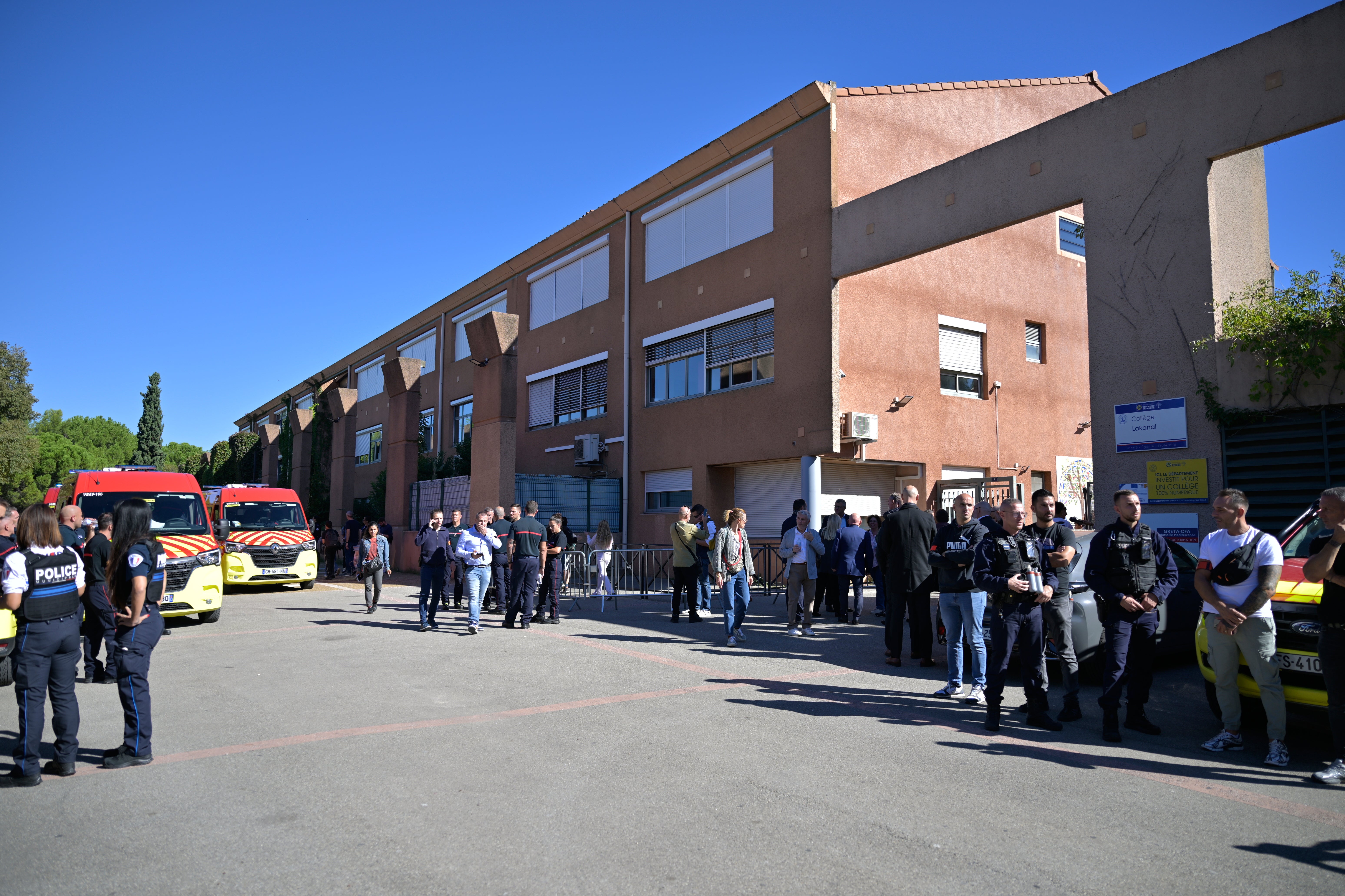 French anti-terror prosecutors investigate 14-year-old arrested over school shooting