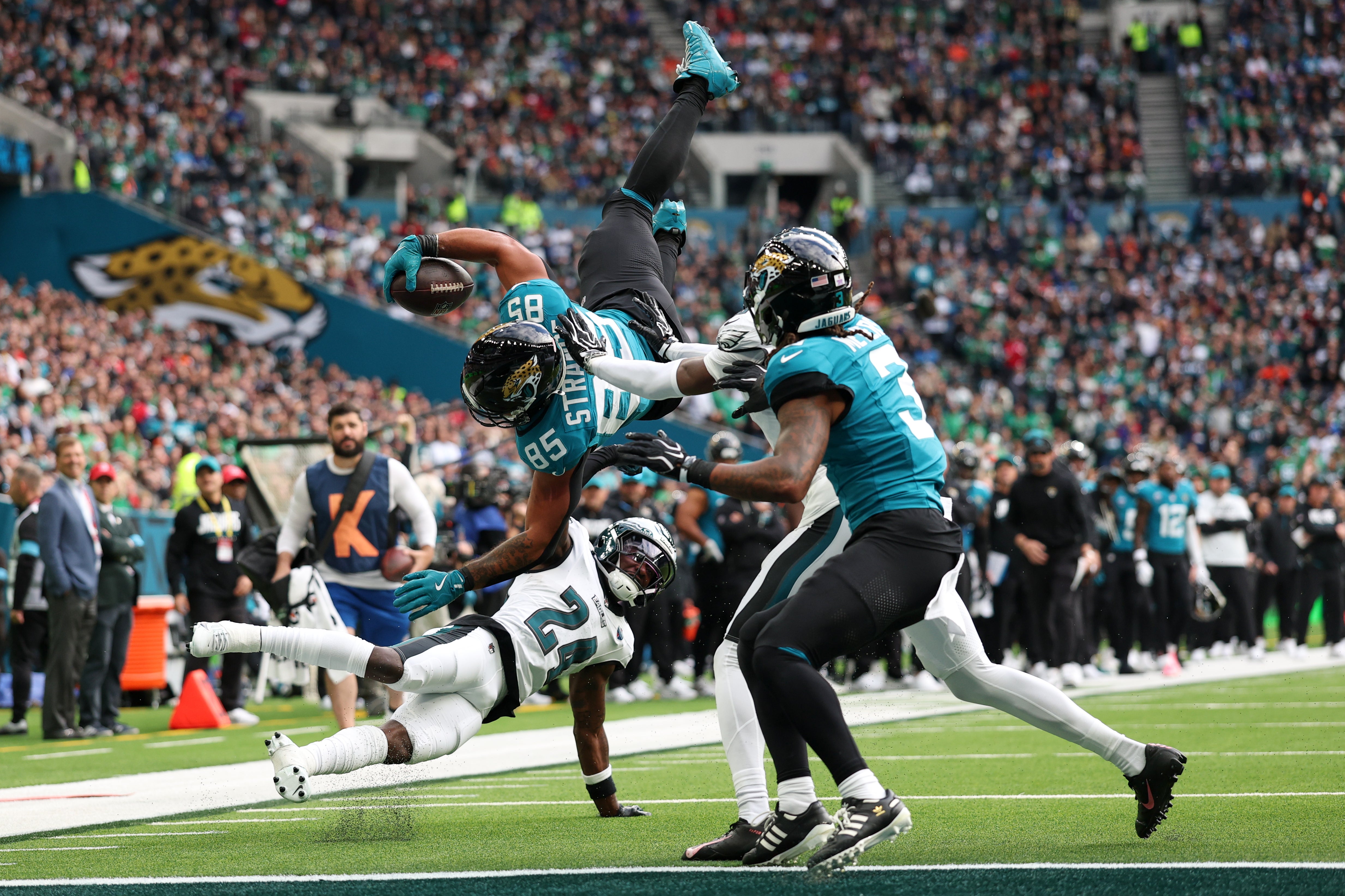 EAGLES JAGUARS
