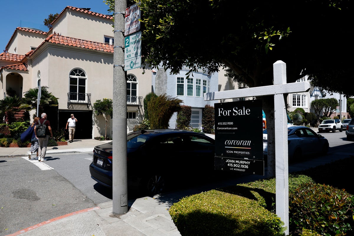 Home sales under contract plummet to 12-year low in US