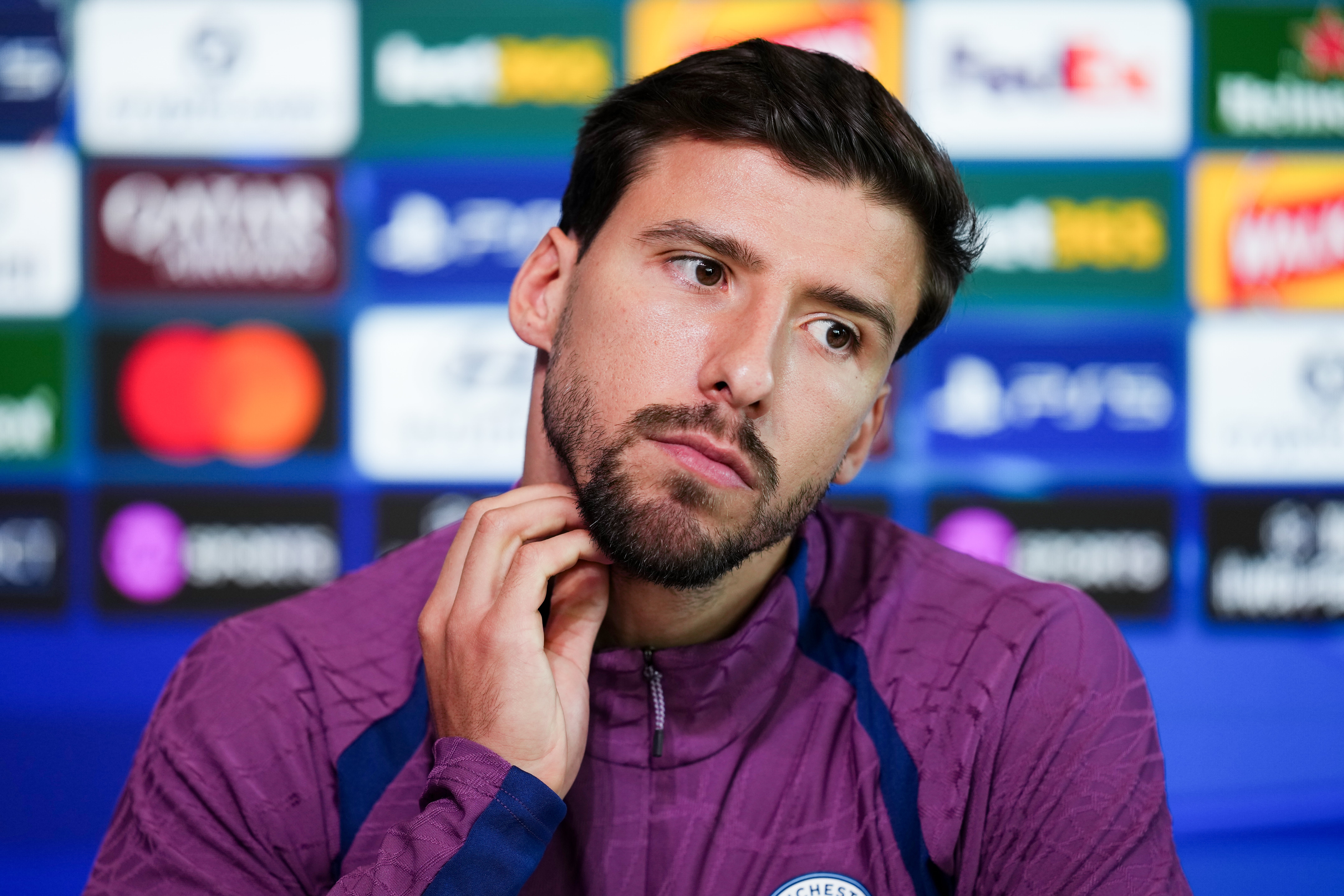 Ruben Dias insiste que os jogadores do Manchester City confiam na hierarquia do clube.