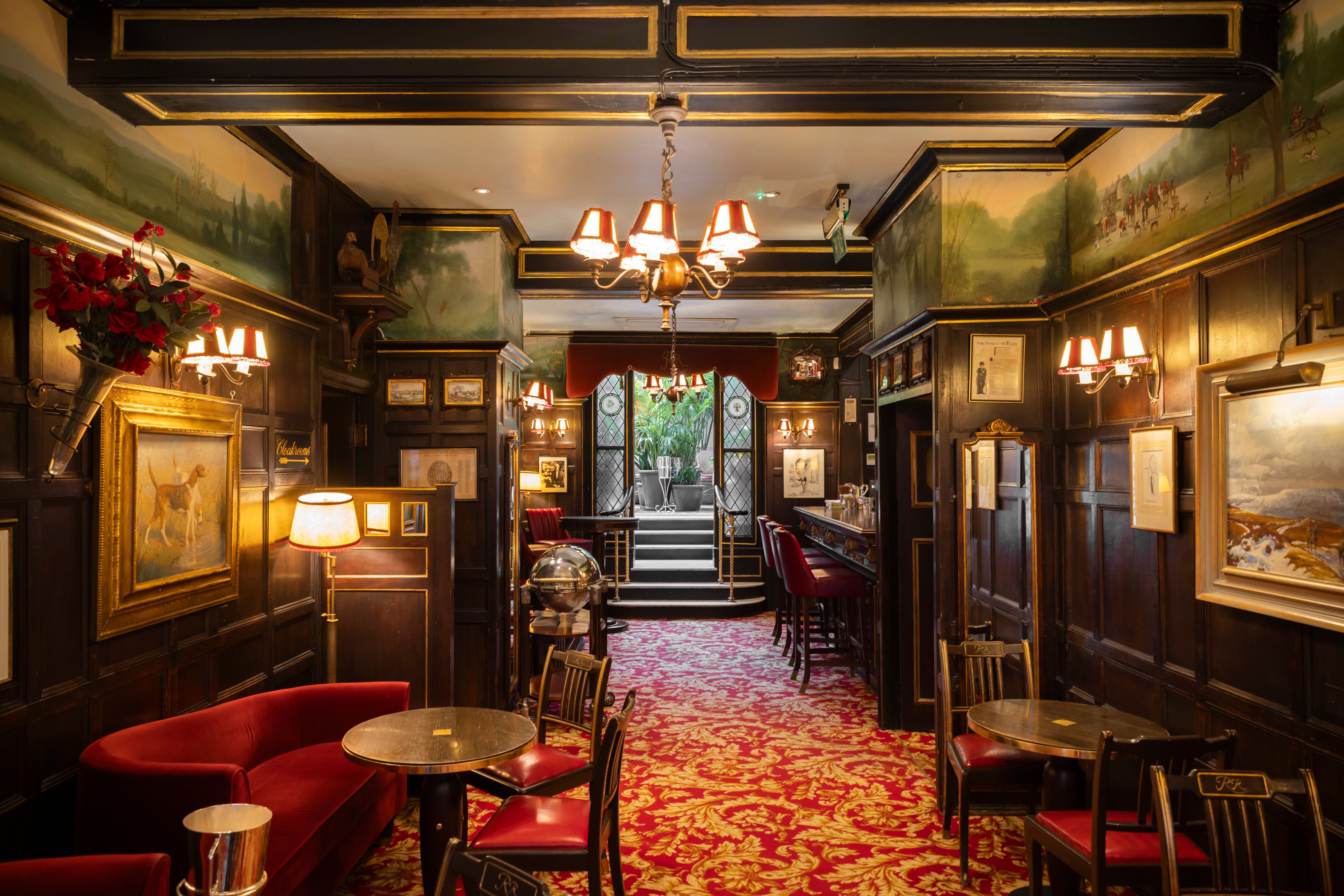 Its diners have included Liza Minnelli, David Bowie, Harrison Ford and Madonna