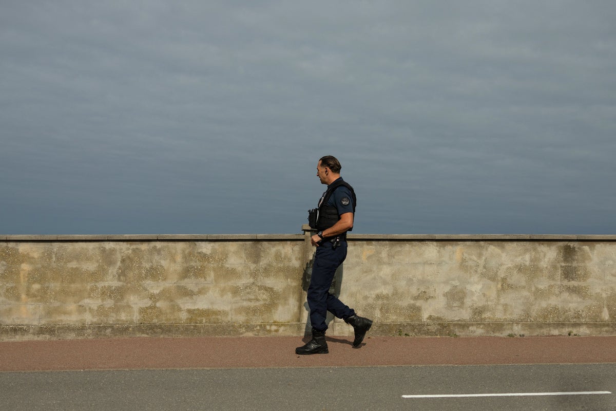France to deploy more riot police to tackle small boat crossings