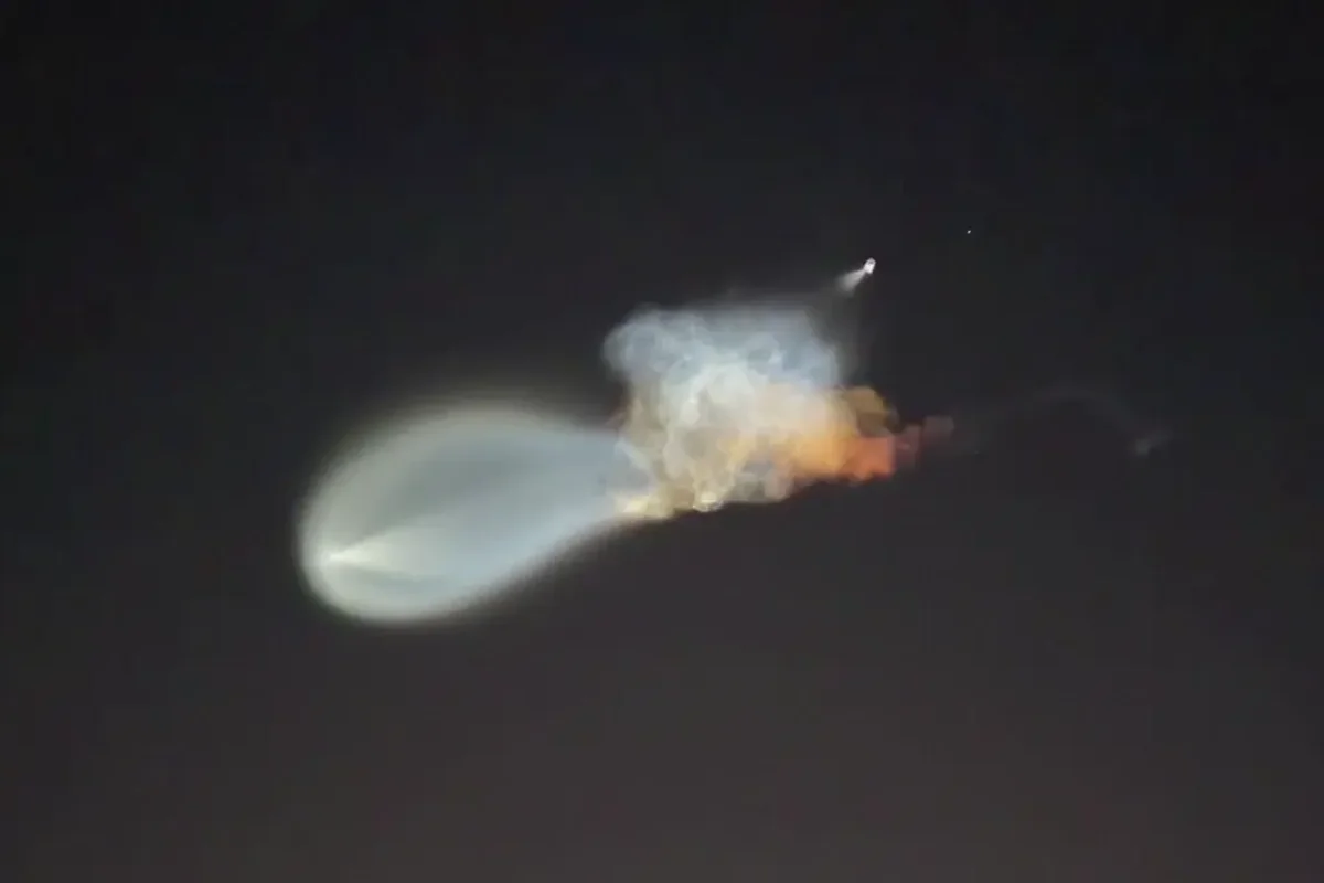 SpaceX rocket creates glowing ‘space jellyfish’ in night sky