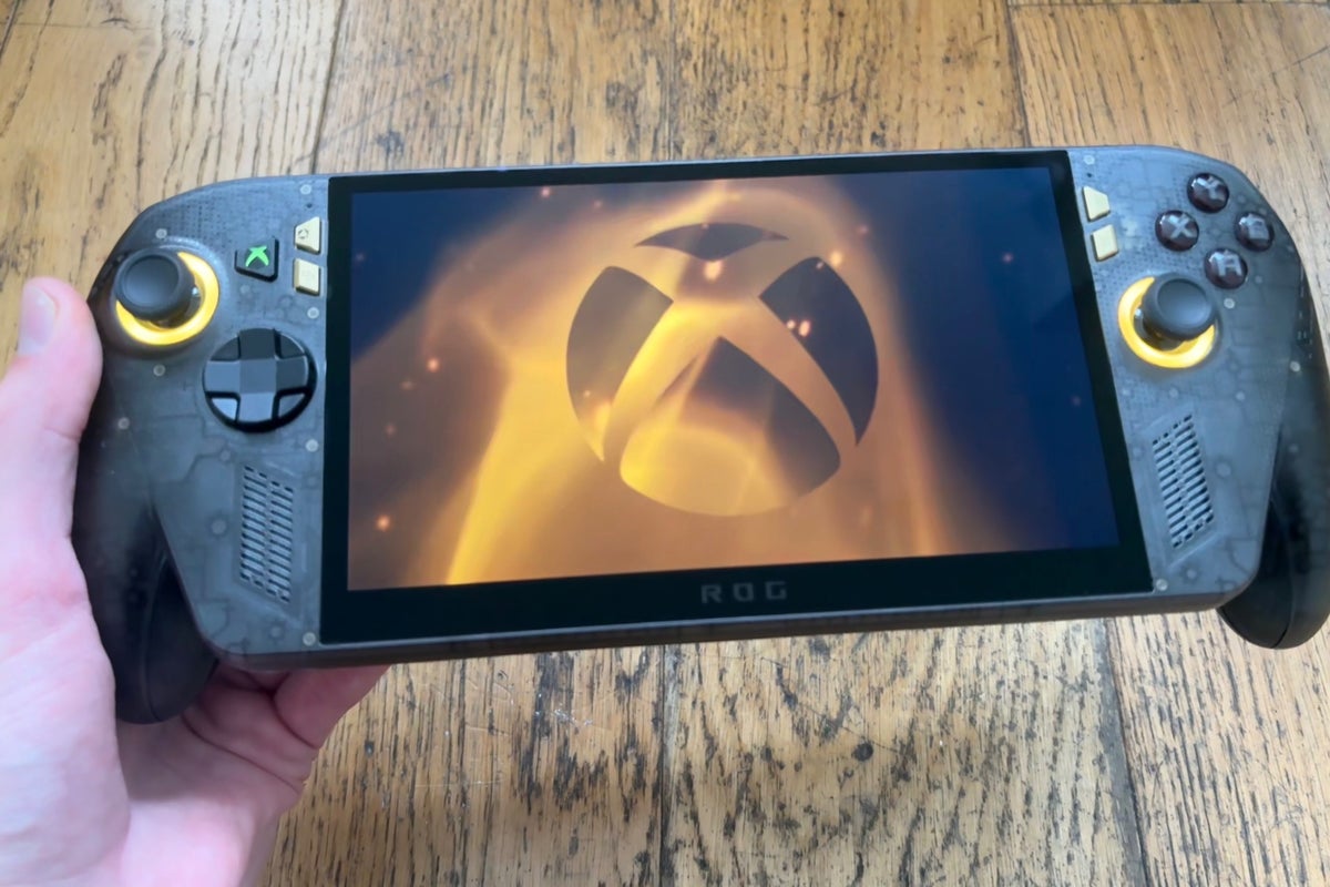ASUS ROG Xbox Ally X20 hands-on reviews compare the new handheld to older models