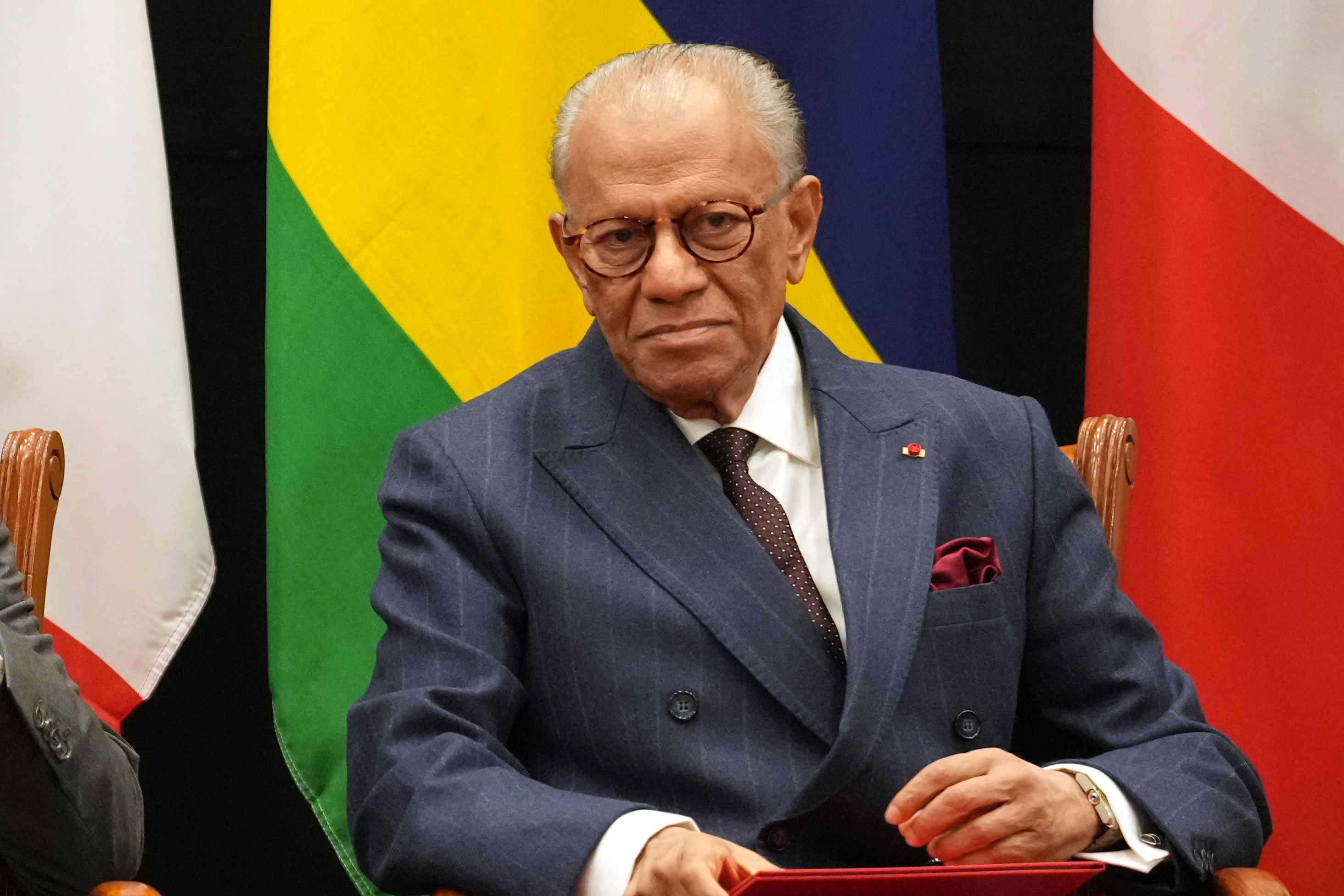 Mauritius_Unrest_98113.jpg
