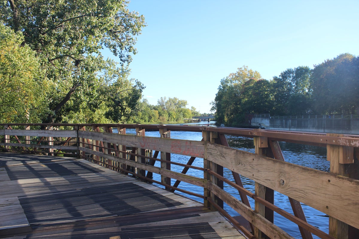 5 people have been found dead near a river trail in Michigan, sparking serial killer fears