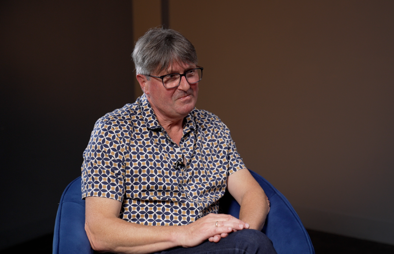 Poet Laureate Simon Armitage: Wir sind süchtig nach Unterbrechungen – | ...