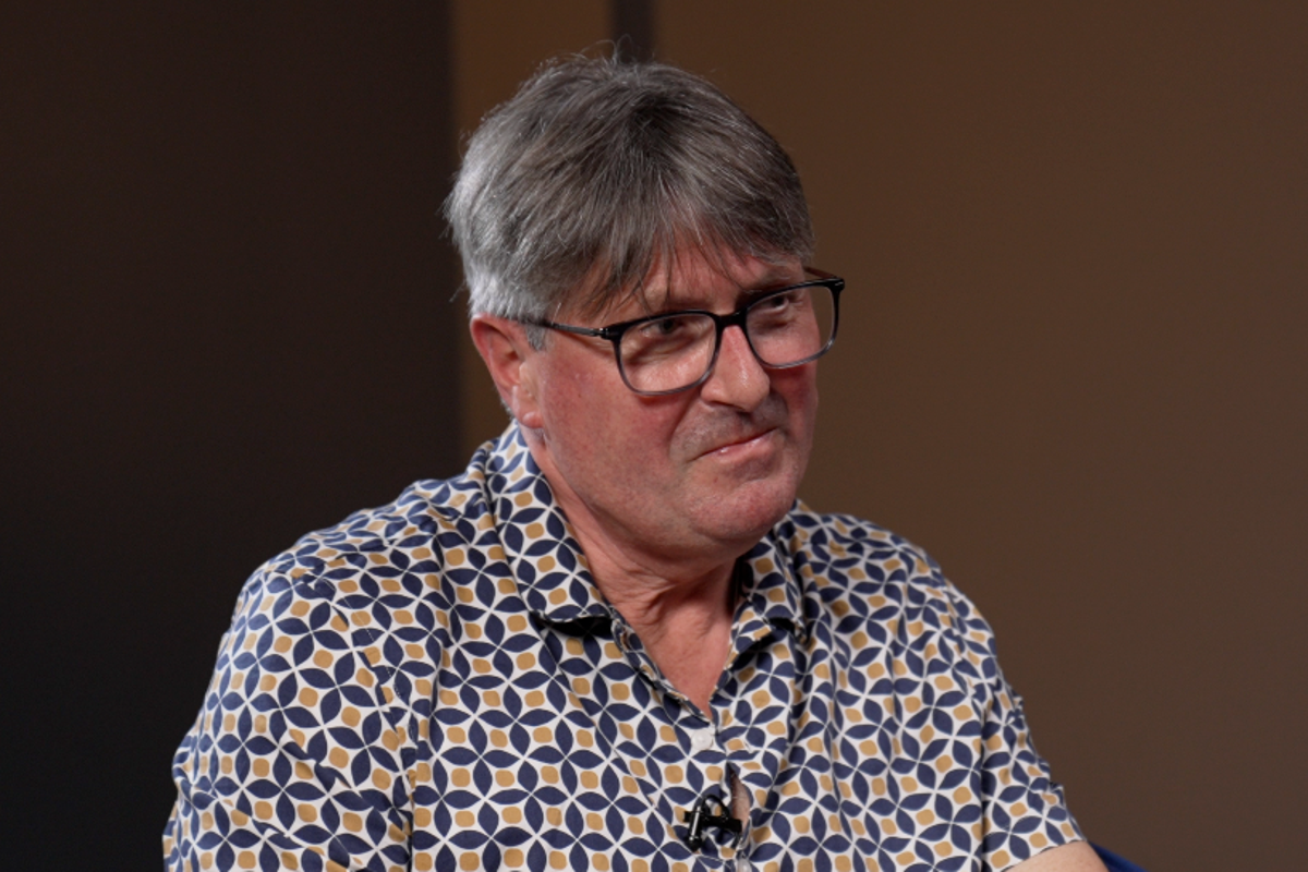 Poet Laureate Simon Armitage: Wir sind süchtig nach Unterbrechungen – | ...
