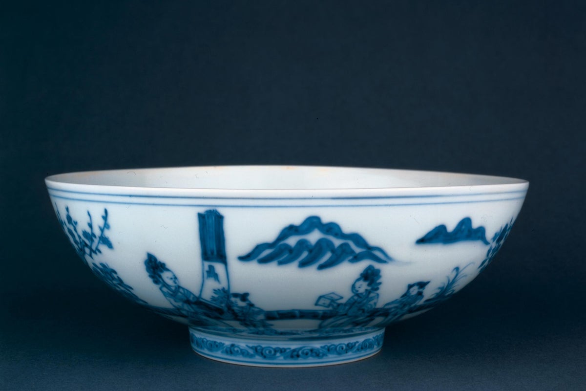 Chinese artefacts damaged in mystery fall at British Museum as calls for return grow