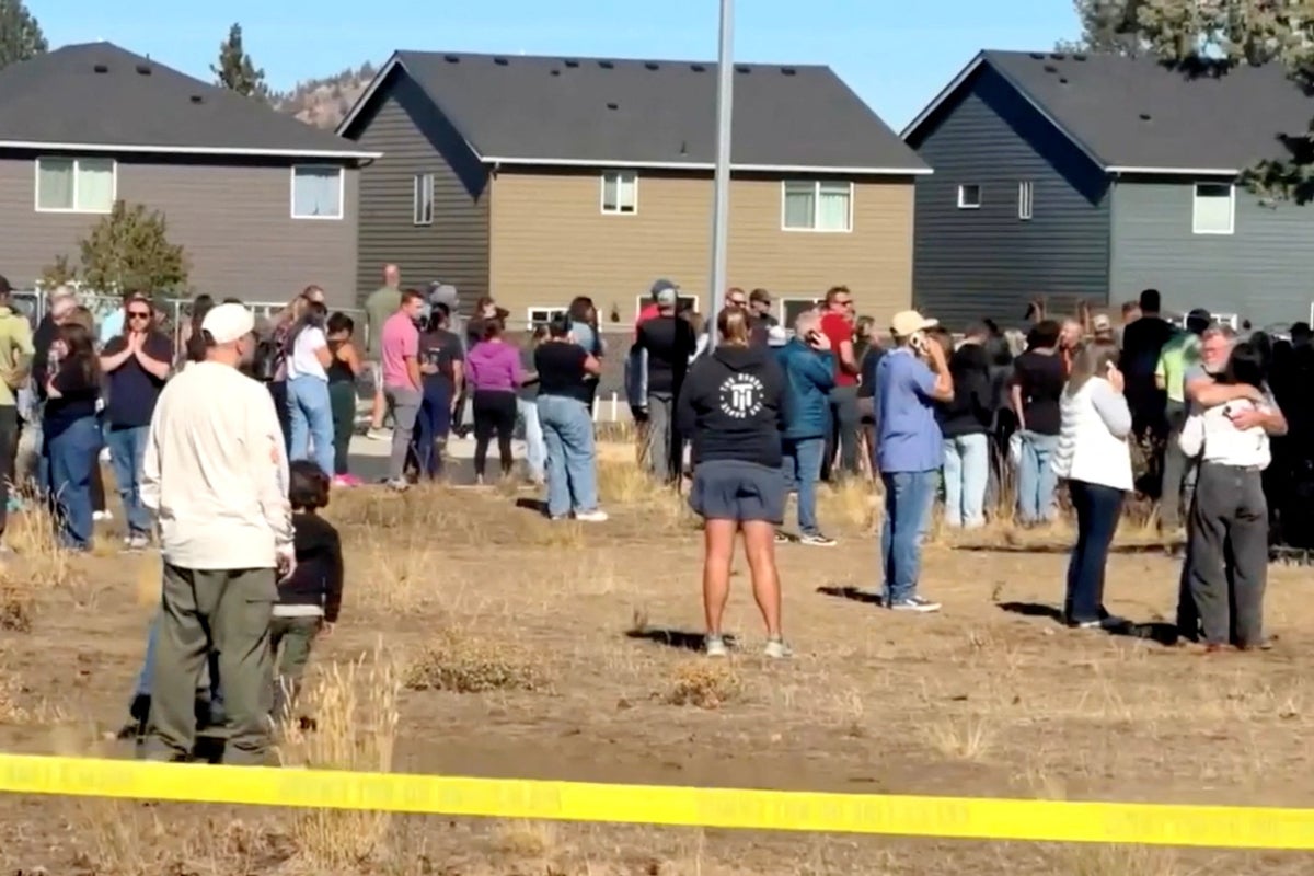 Four killed and shooter dead after gunman opens fire at Oregon elementary school