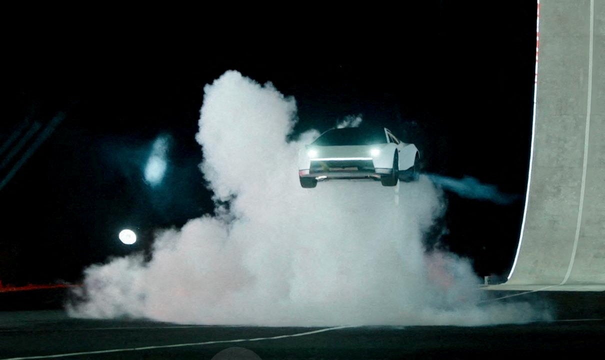 Tesla opens reservations for flying Roadster with delivery caveat