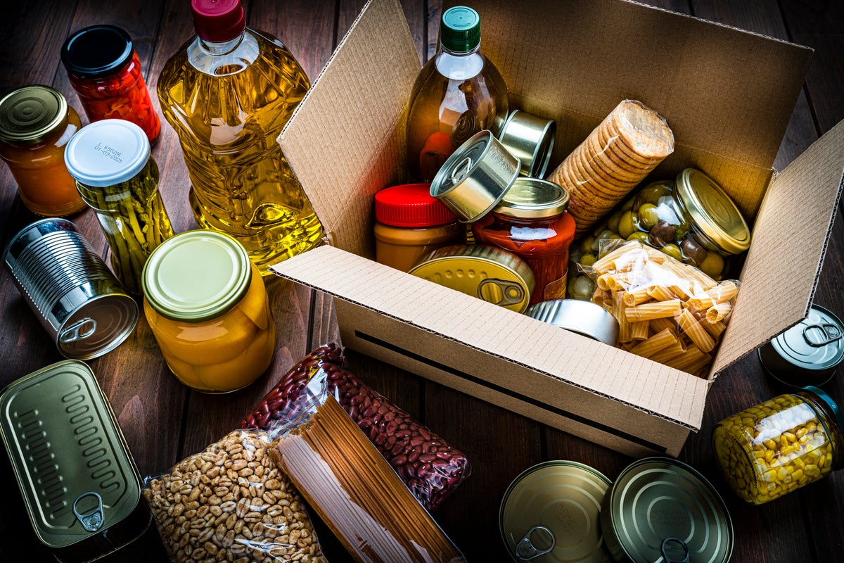 What to keep in your emergency food kit, according to a nutritionist