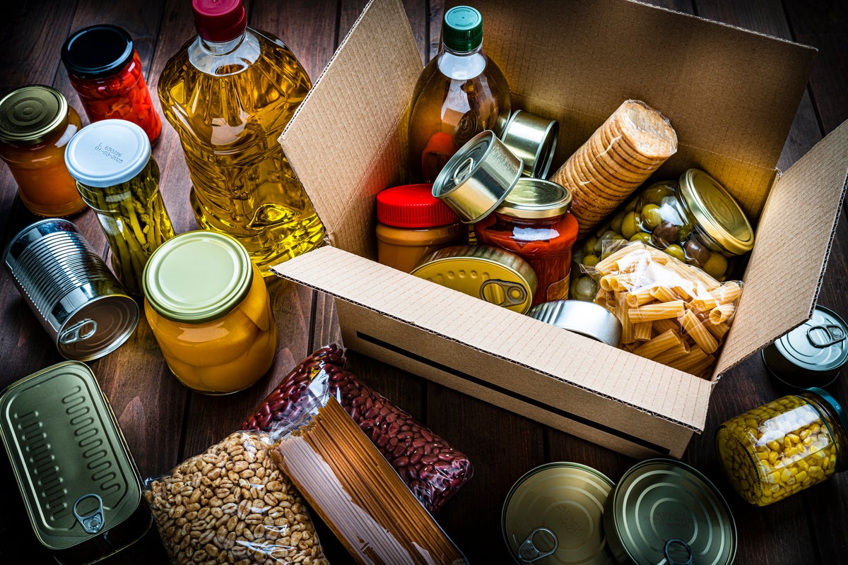 What to keep in your emergency food kit, according to a nutritionist