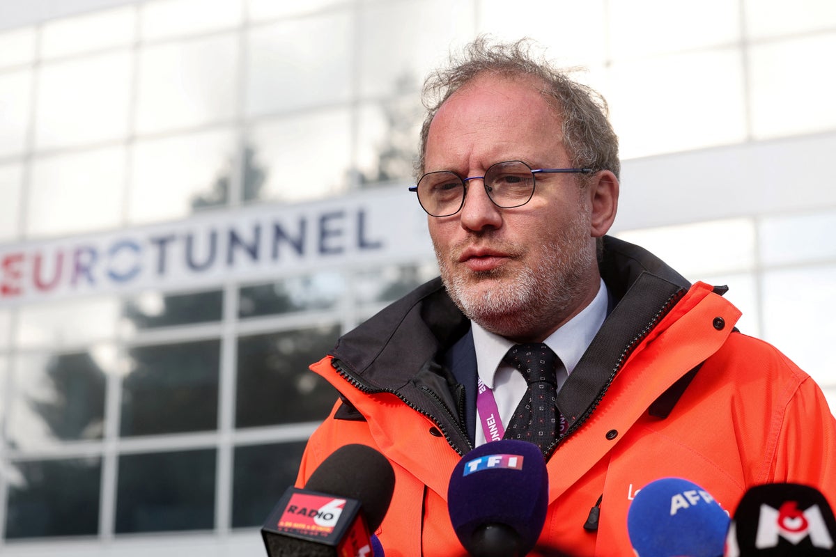What caused the Eurotunnel crash that injured 19 people?