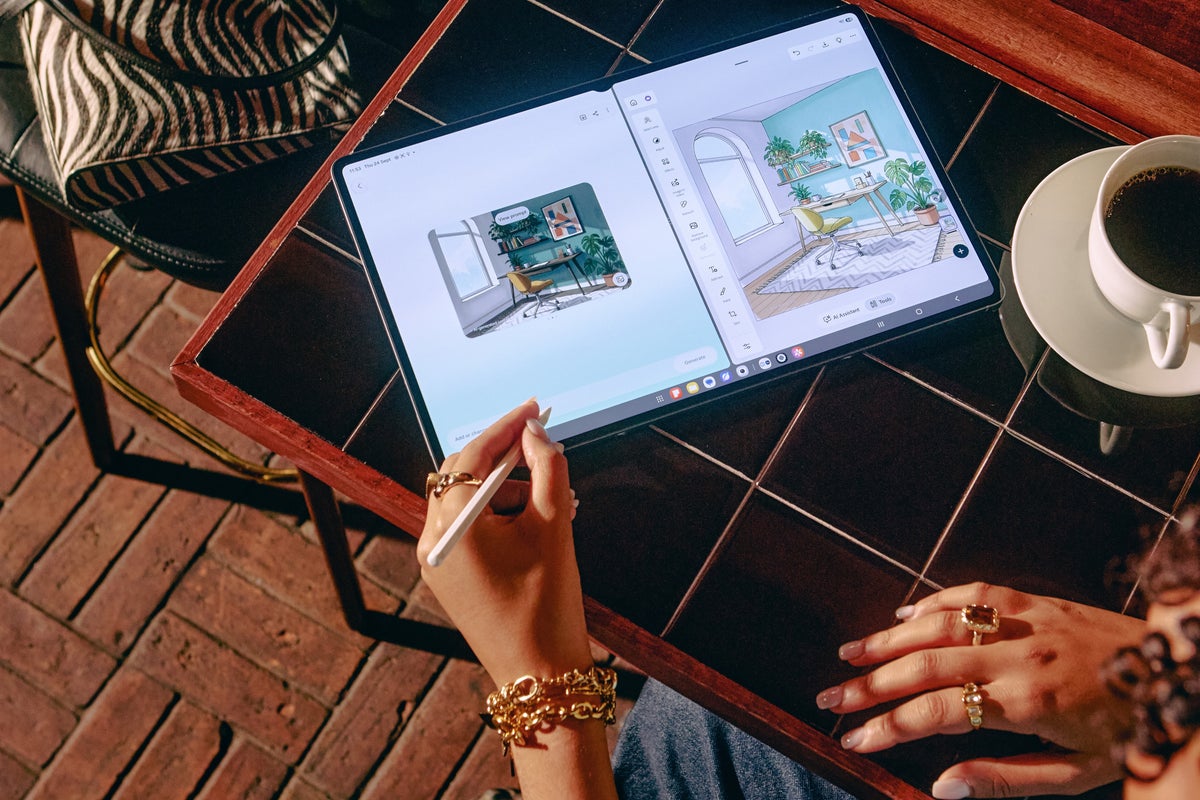 Illustrator tests Samsung Galaxy Tab S12 Ultra for design work