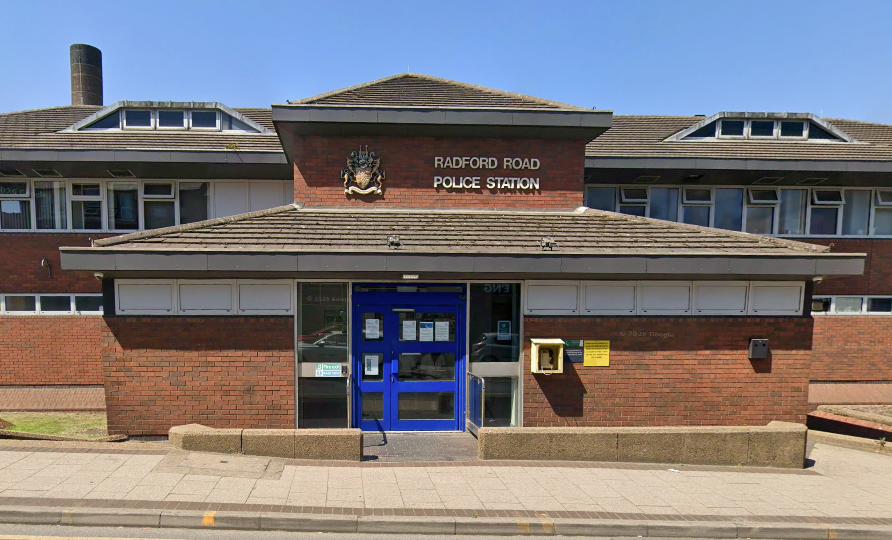 The taxi driver drove drove the suspect to Radford Road police station