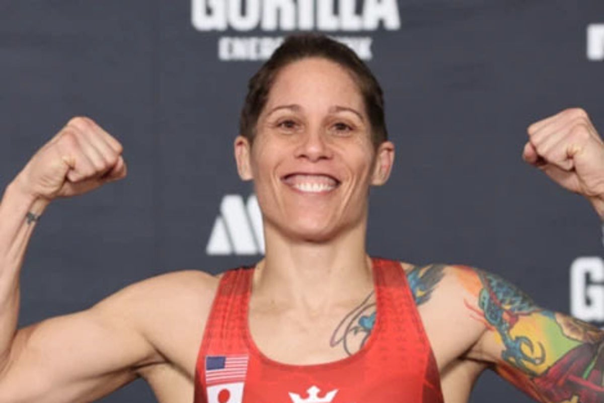 Carmouche shaves head to make weight for title fight