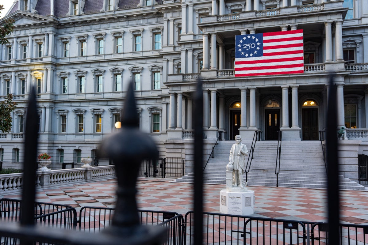 Trump administration says painting Eisenhower Building would harm White House historic character