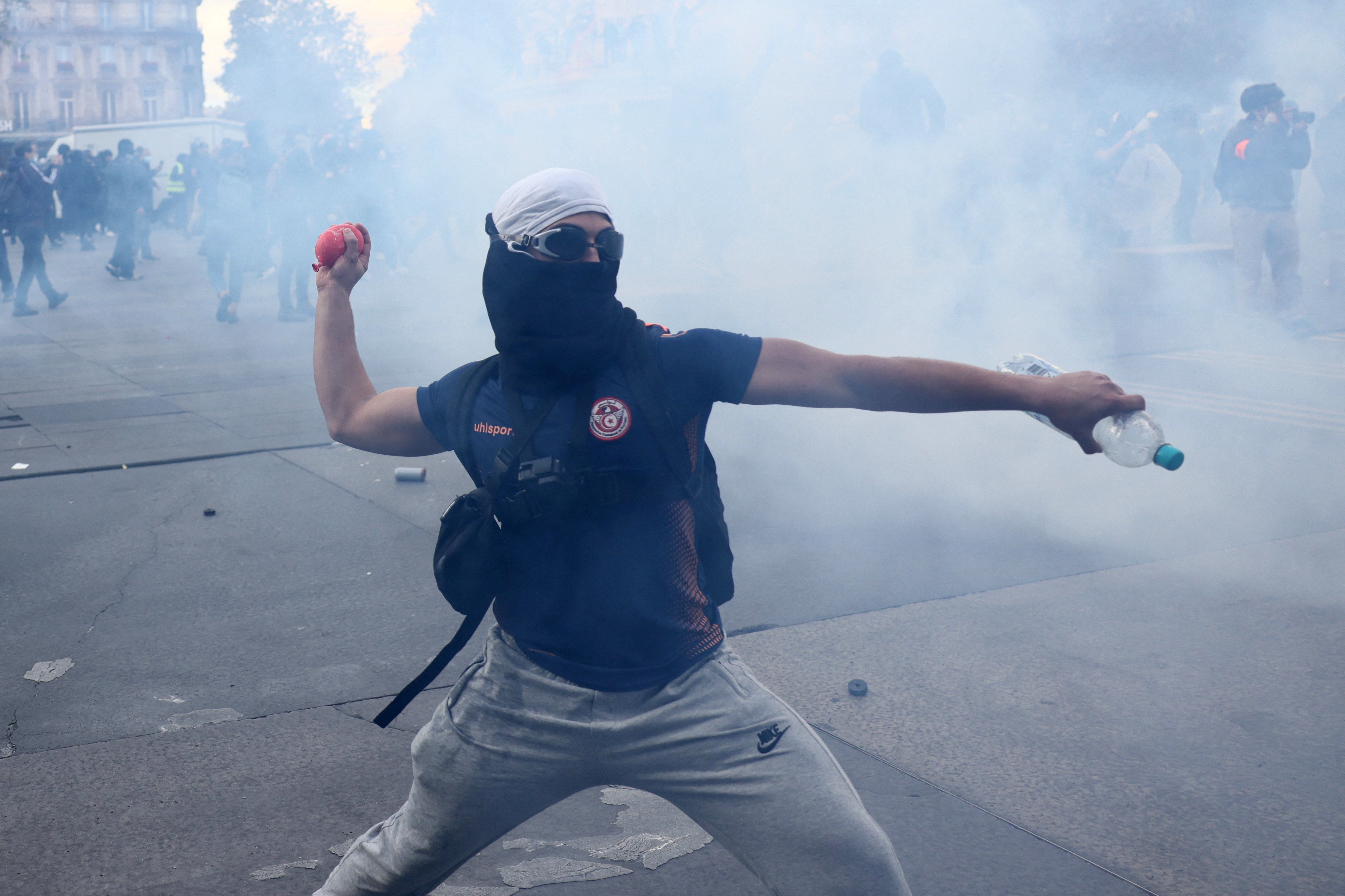2026-10-17T104757Z_38694920_RC2Y4OAJ1Q00_RTRMADP_3_FRANCE-PROTEST.JPG