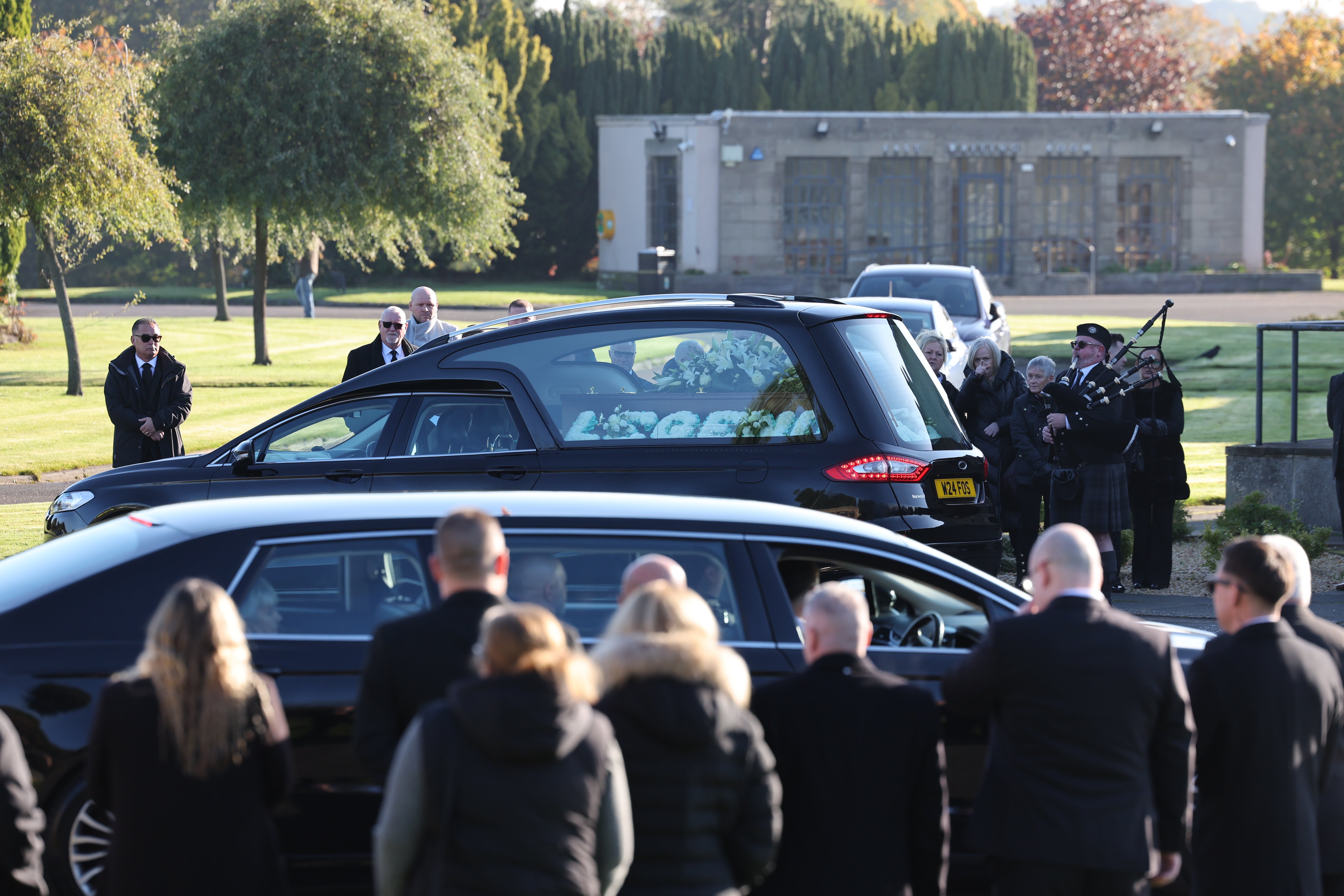 Funeral for gangster turned author Paul Ferris takes place in Glasgow